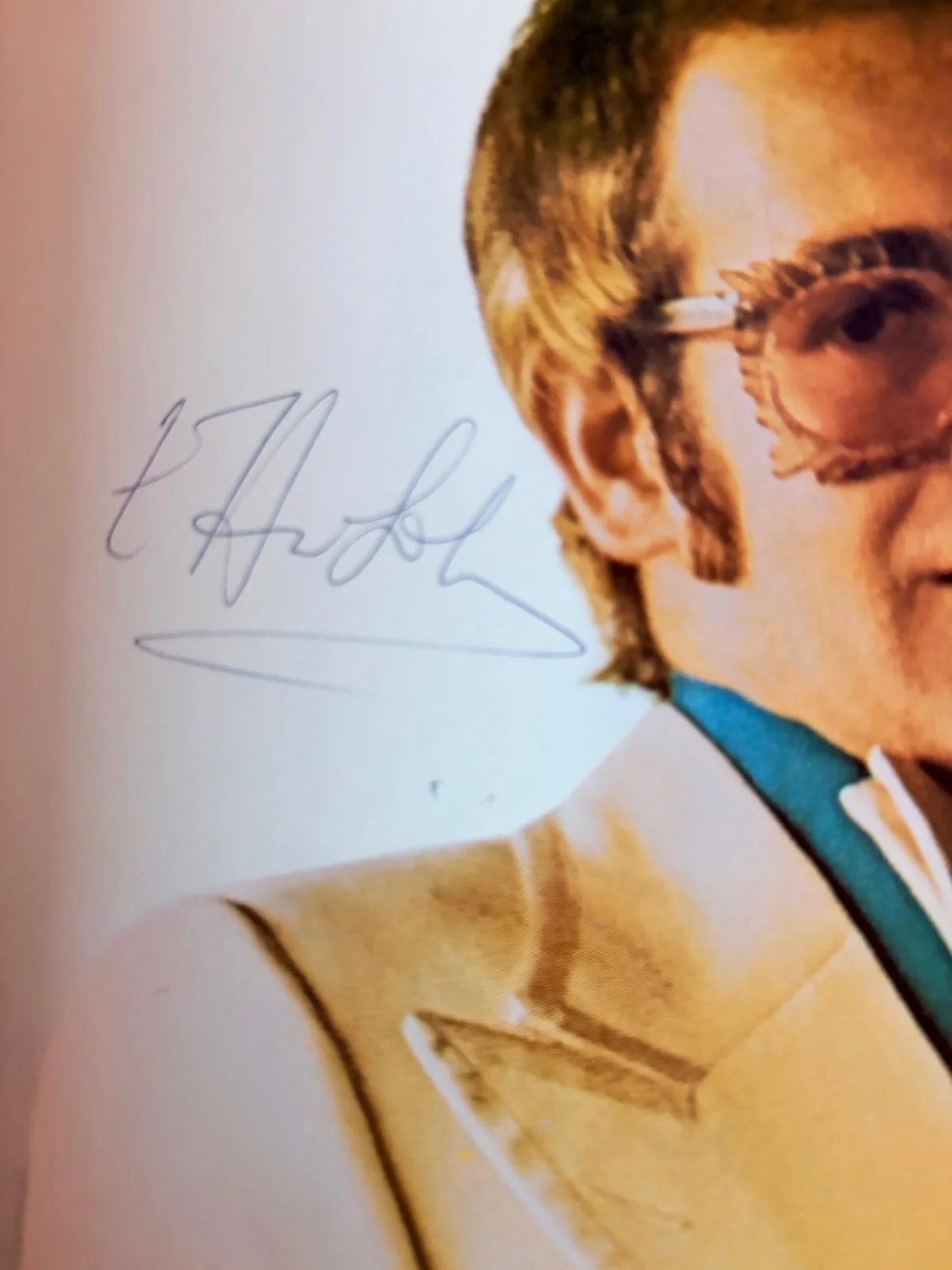 Elton John — ELTON JOHN SIGNED AUTOGRAPHED 11X14 MAGAZINE PAGE RARE THE ROCKETMAN CARIBOU PSA, image 2
