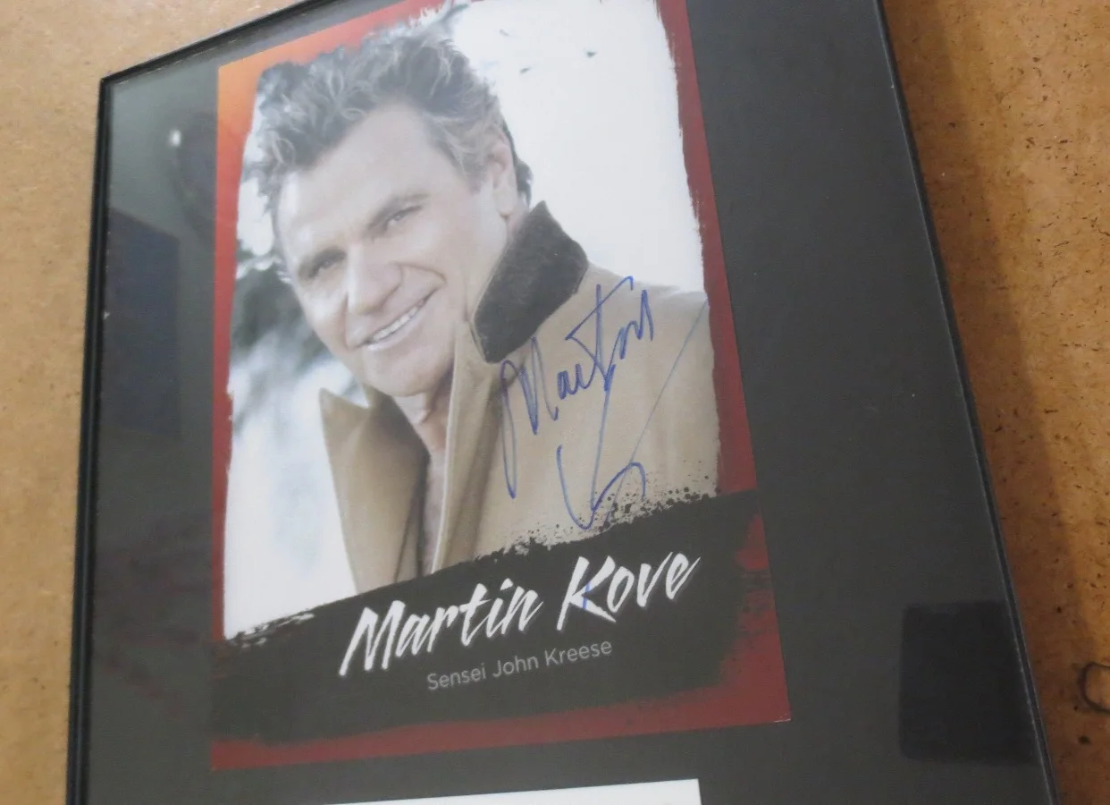 Martin Kove — Martin Kove Autographed Cobra Kai Photo Signed + COA + 8x10 Frame - KARATE KID, изображение 2