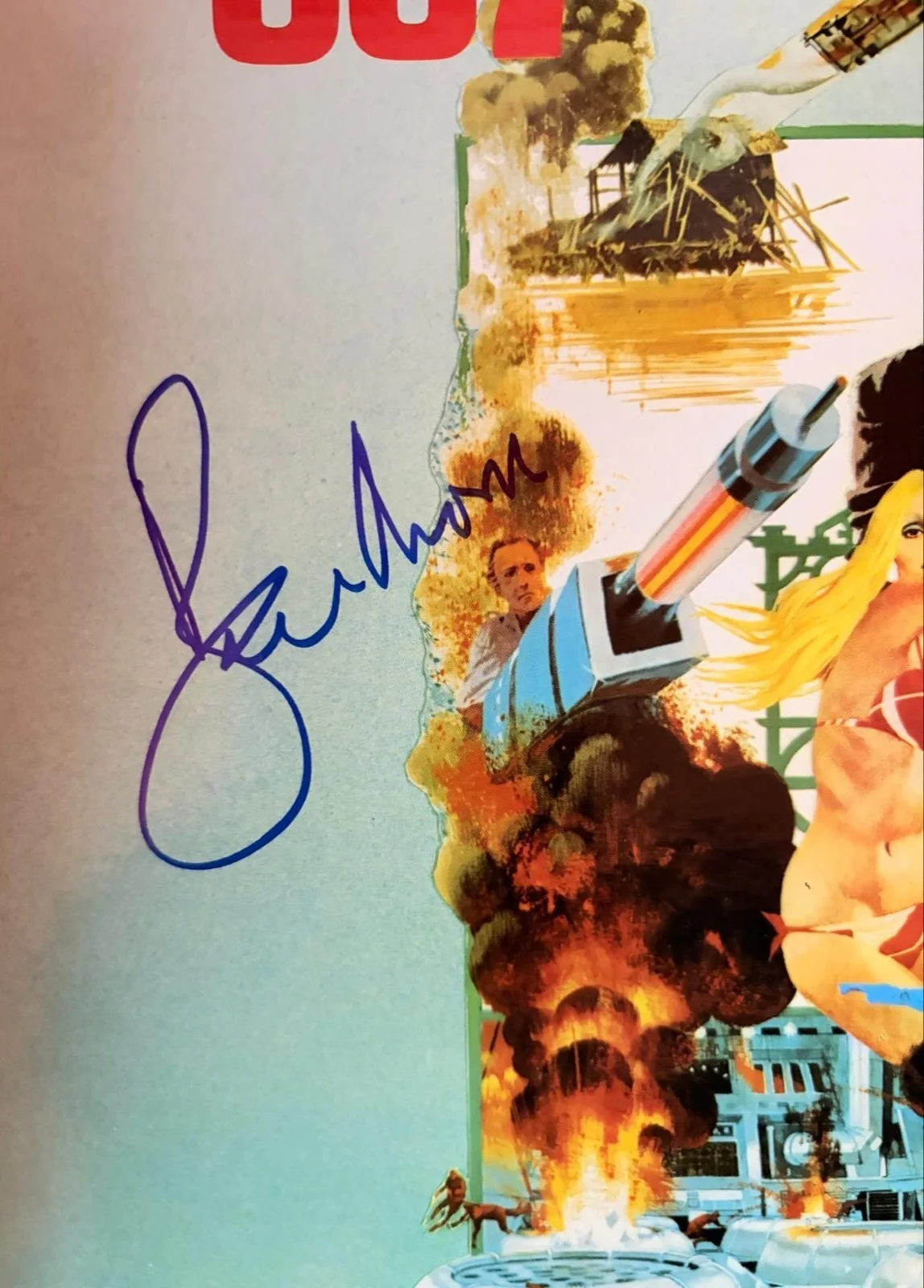 Roger Moore — ROGER MOORE SIGNED VINYL ALBUM JAMES BOND 007 RARE VINTAGE SIGNATURE GUN PSA LOA, изображение 2