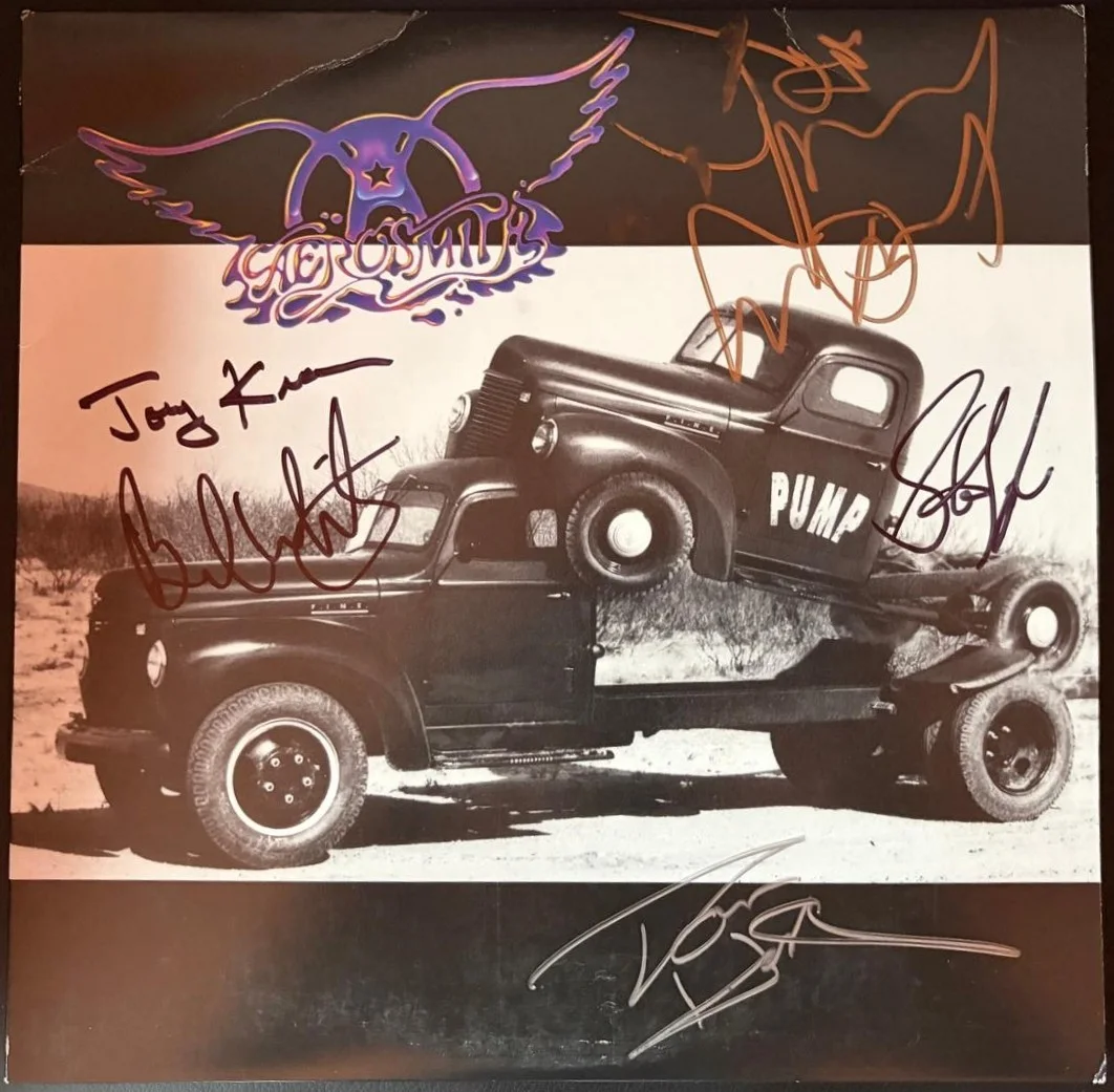 TOM HAMILTON JOEY KRAMER JOE PERRY STEVEN TYLER BRAD WHITFORD — AEROSMITH X5 FULL BAND SIGNED AUTOGRAPHED VINYL ALBUM PERRY KRAMER TOMBRAD PSA A