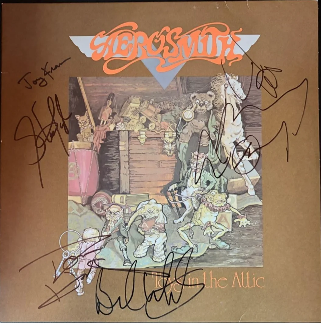 TOM HAMILTON JOEY KRAMER JOE PERRY STEVEN TYLER BRAD WHITFORD — AEROSMITH X5 SIGNED AUTOGRAPHED VINYL ALBUM TOYS IN THE ATTIC PERRY JOEY PSA C