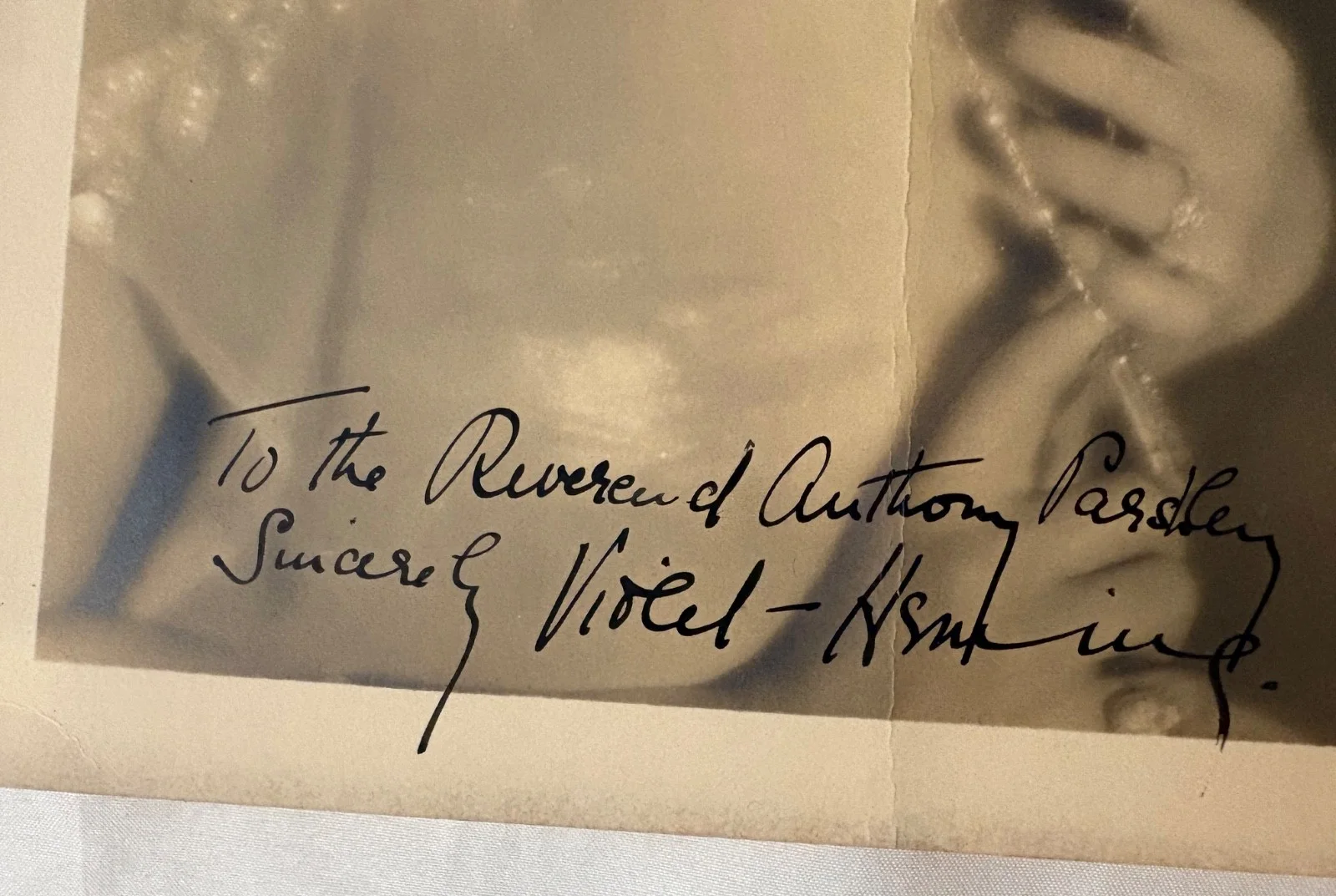 Violet Heming — Violet Heming, autographed publicity photo, damaged, 8x10, изображение 2