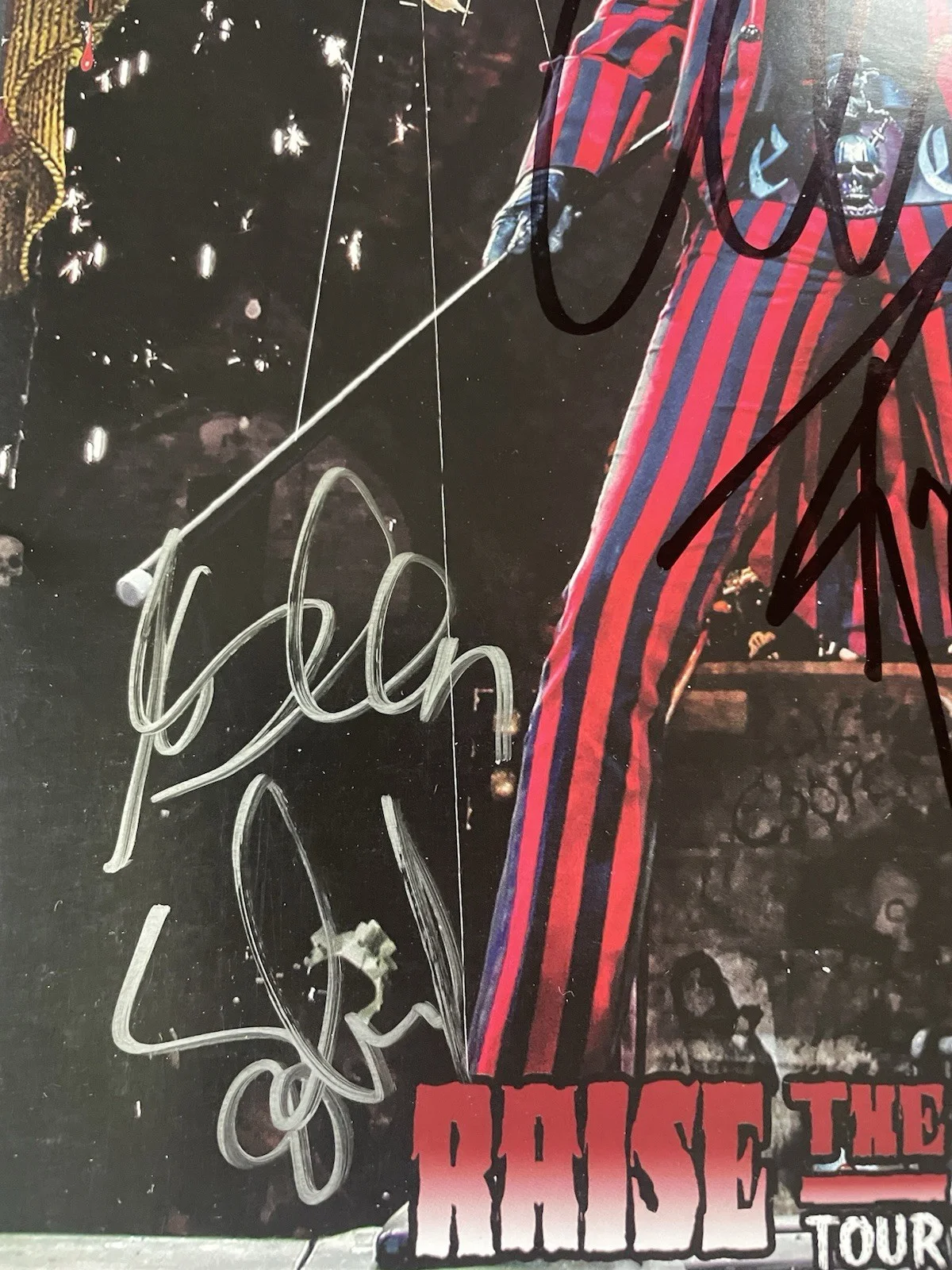 Alice Cooper Raise The Dead 2012 Tour Book Signed x4 Autographed Rare, изображение 2