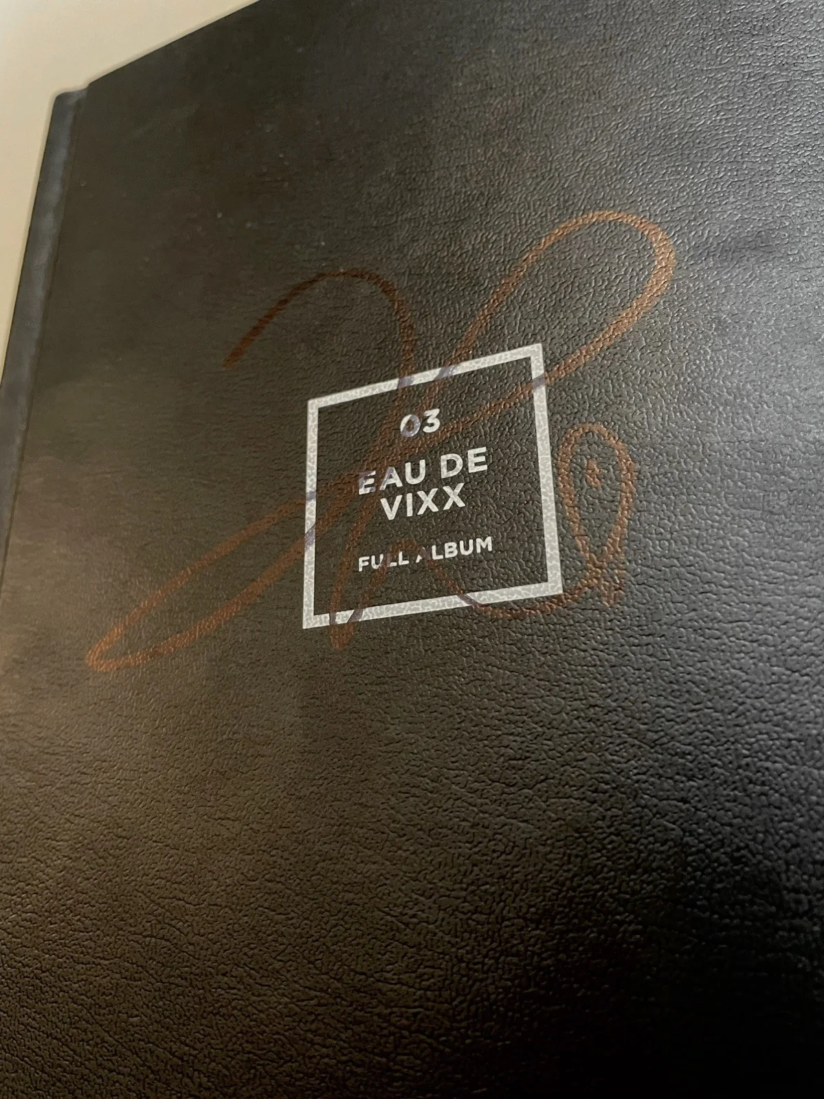 Eau De Vixx Black Version SIGNED AUTOGRAPHED Album Lee Hongbin, изображение 2