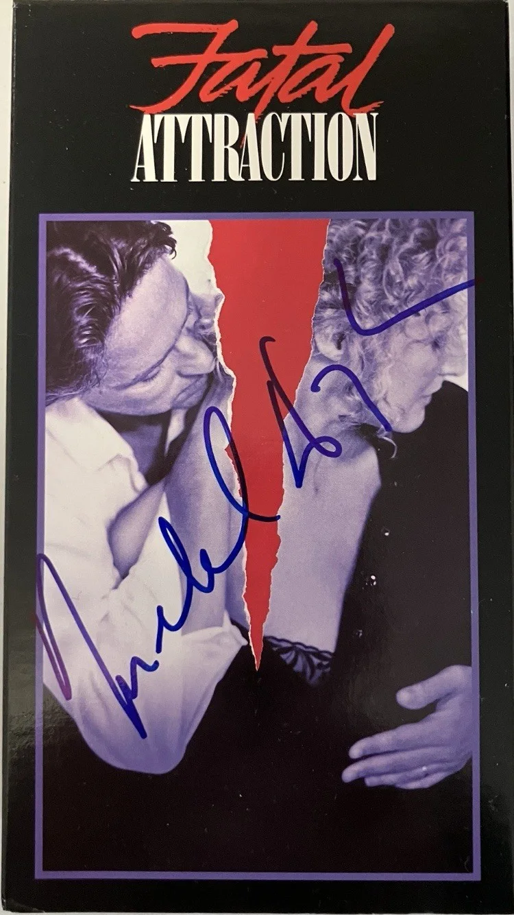 MICHAEL DOUGLAS SIGNED/ AUTOGRAPHED FATAL ATTRACTION VHS WITH COA, image 2