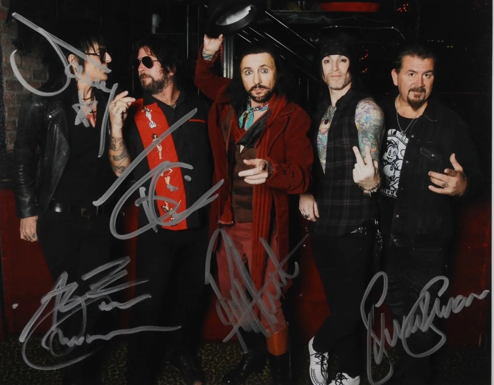 L.A. Guns JSA Signed Autograph 8 x 10 photo, изображение 2