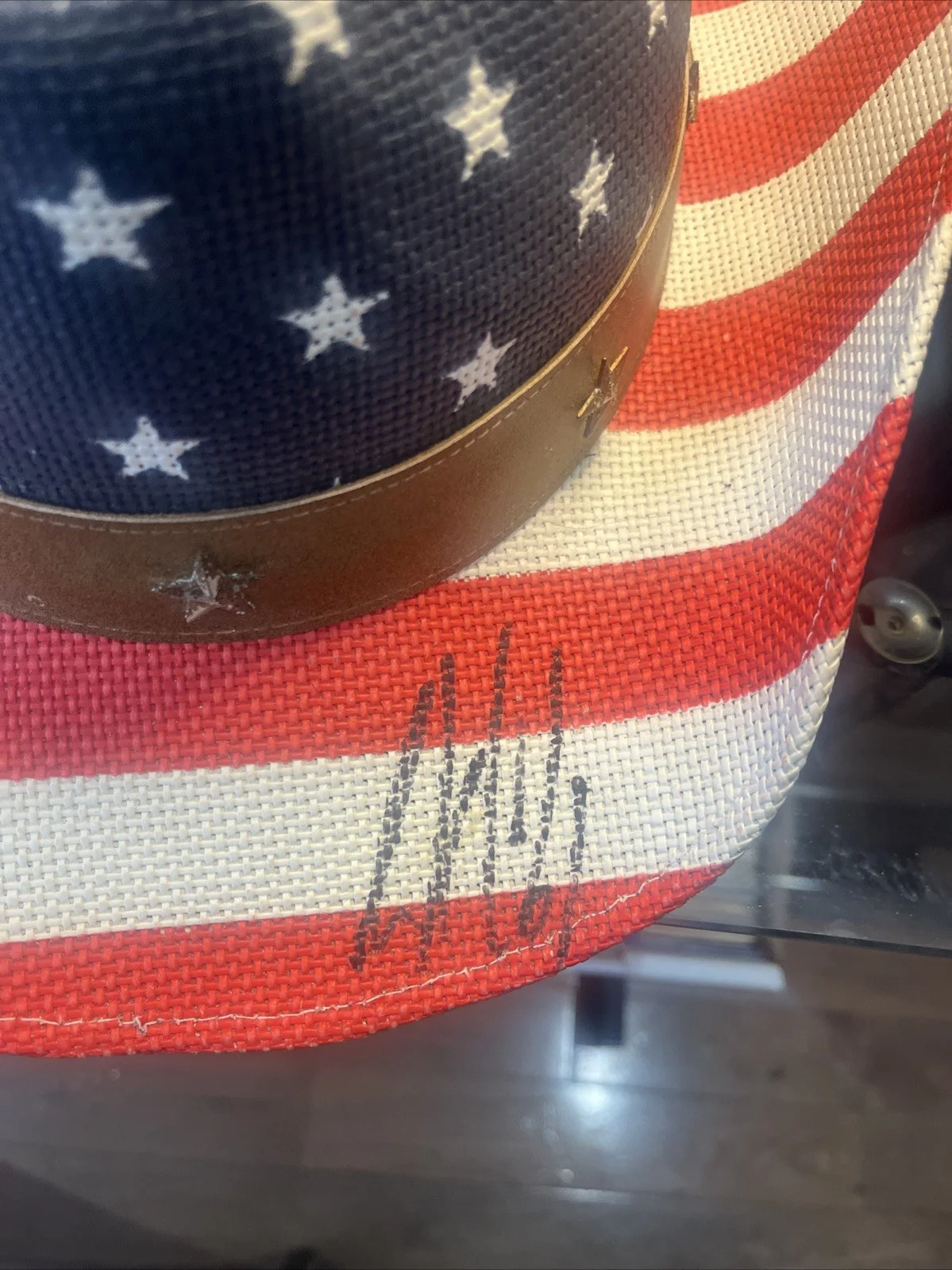 Luke Combs — Luke Combs Signed Autograph American Flag Cowboy Hat. With Video Proof & MSG N.Y, image 2