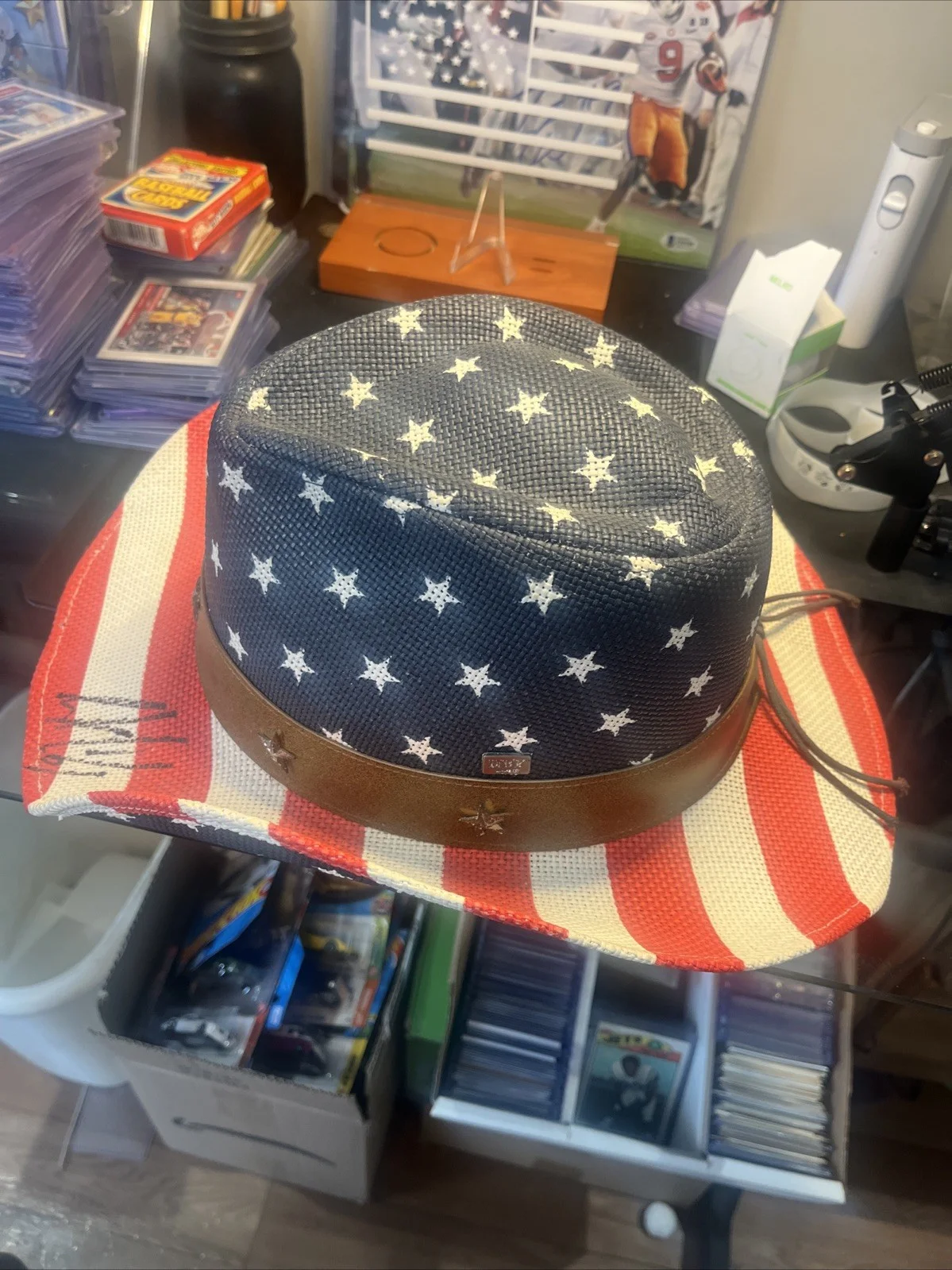 Luke Combs — Luke Combs Signed Autograph American Flag Cowboy Hat. With Video Proof & MSG N.Y, image 3