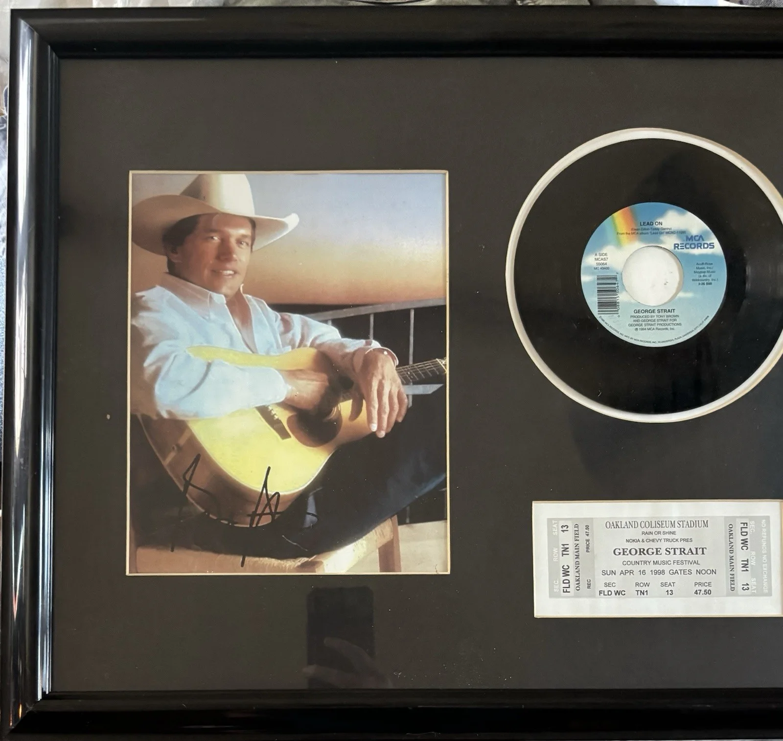 George Strait - Signed Photo, Concert Ticket, And Small Vinyl Record 1994, изображение 4