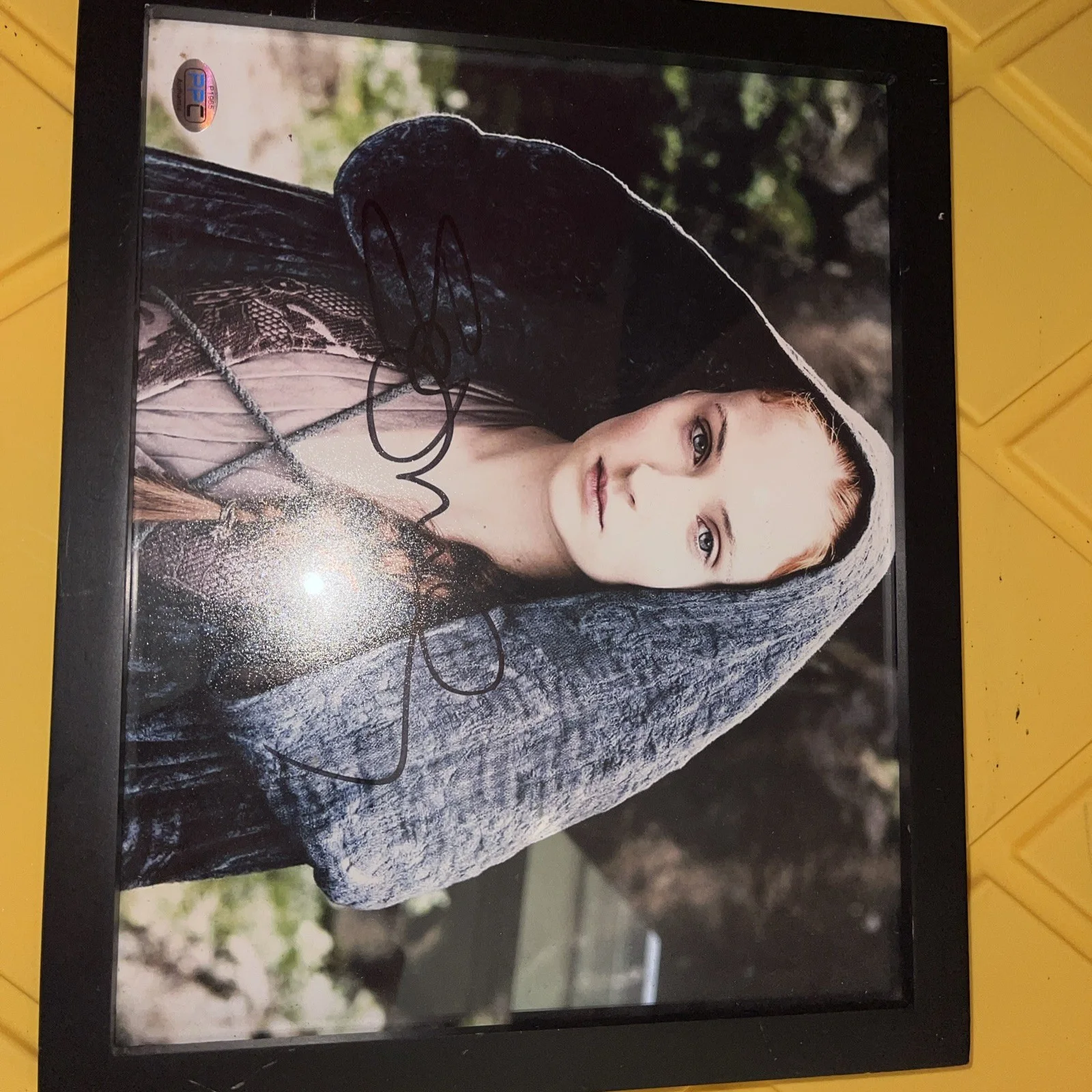 Sophie Turner as Sansa Stark in Game Of Thrones signed 8x10 photo COA, image 4