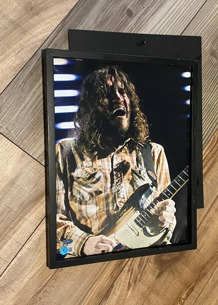 John Frusciante Autographed 11x14 Photo with Beckett Hologram COA, изображение 4