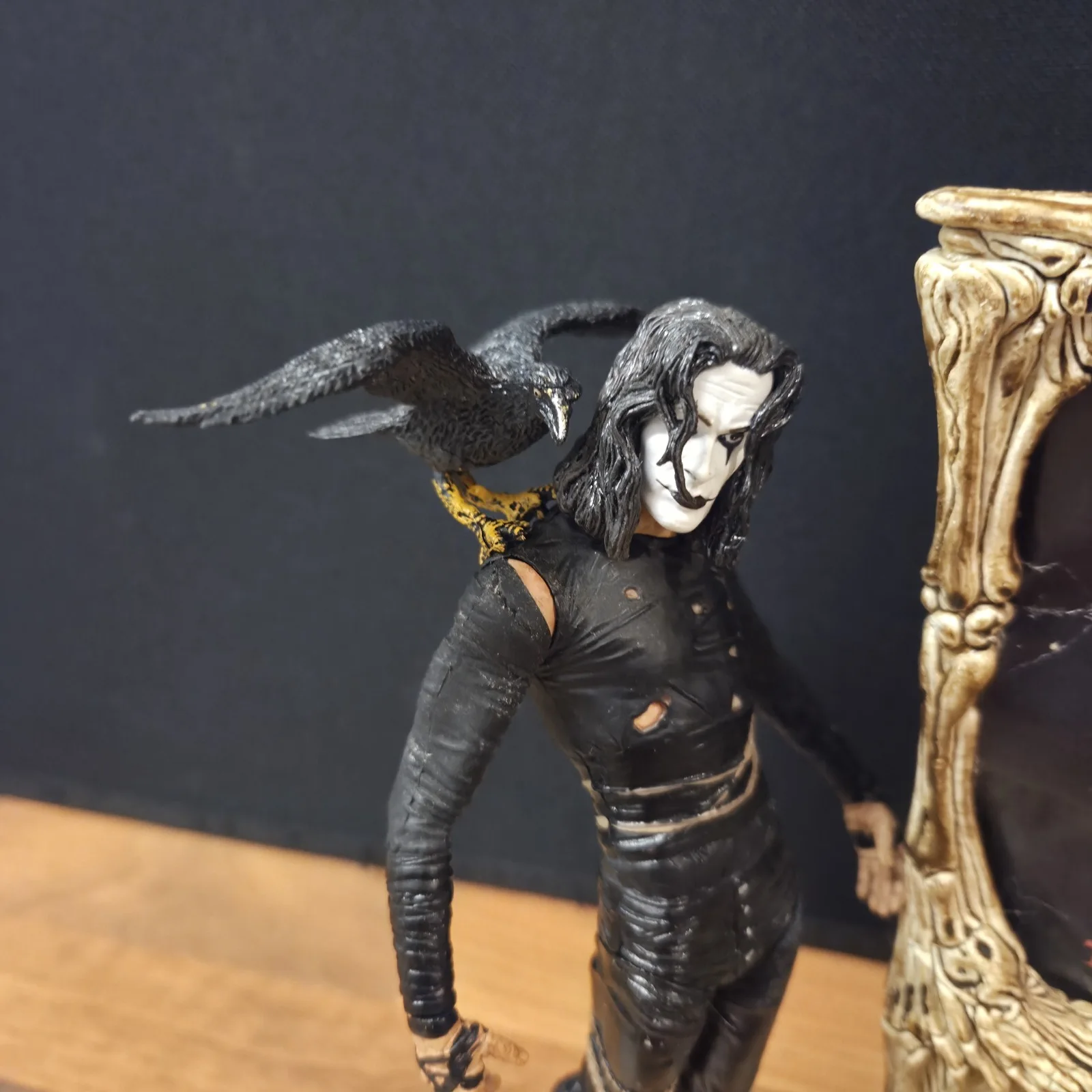 McFarlane Toys 1999 Movie Maniacs The Crow Action Figure, изображение 4