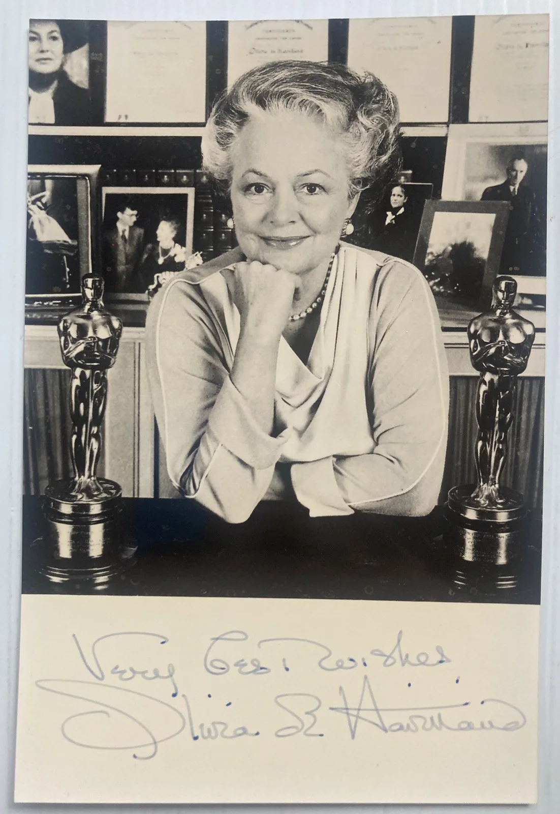 Olivia de Havilland — GWTW Olivia de Havilland Signed Autograph 4x6 B&W Photo - JSA Cert - FREE S&H!, изображение 2
