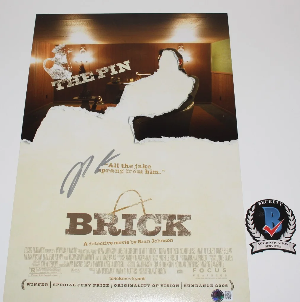 DIRECTOR RIAN JOHNSON SIGNED 'BRICK' 12x18 MOVIE POSTER AUTOGRAPH BECKETT COA, изображение 2