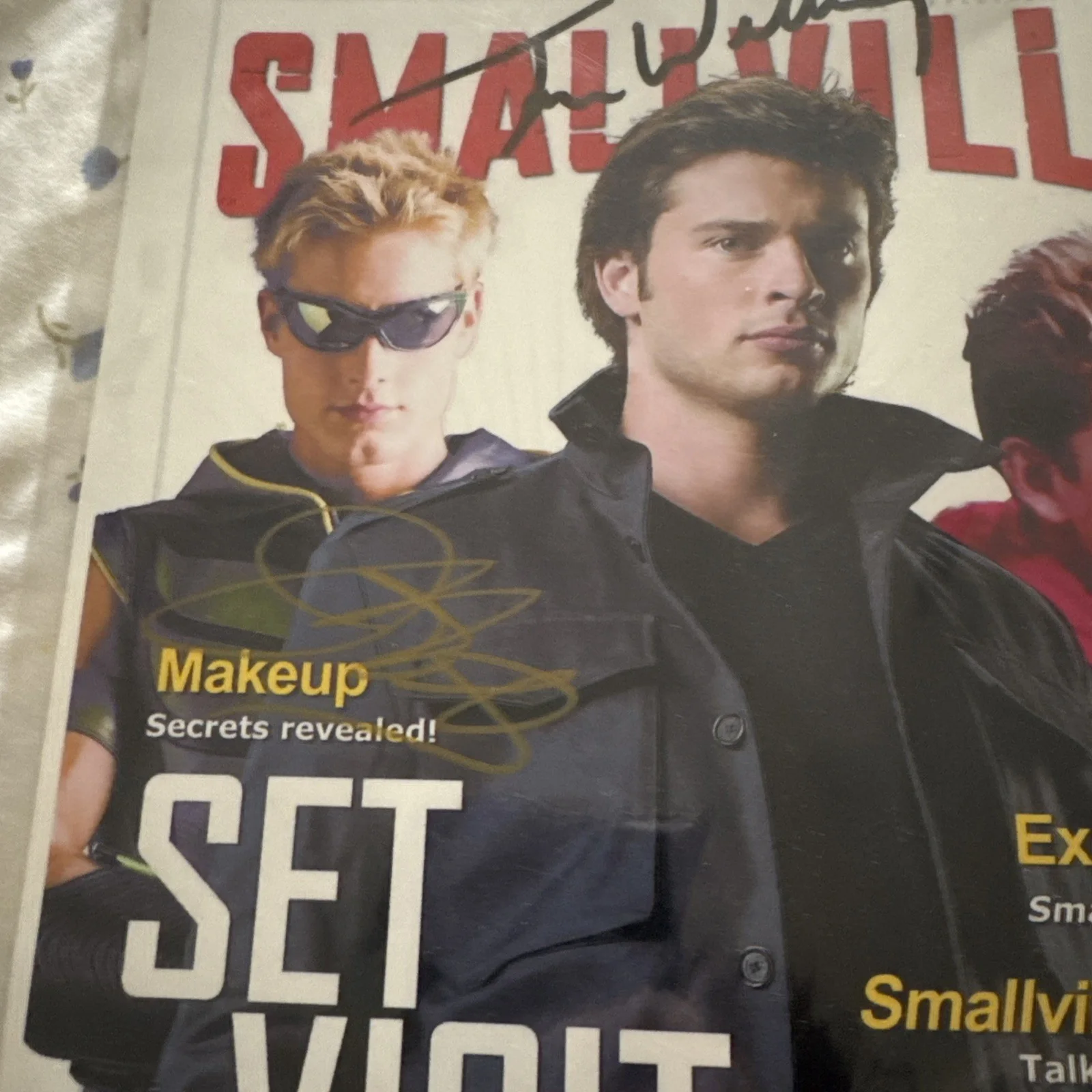 Tom Welling, crew — TOM WELLING & crew signed autographed 9x11 SMALLVILLE CLARK KENT SUPERMAN photo, image 3
