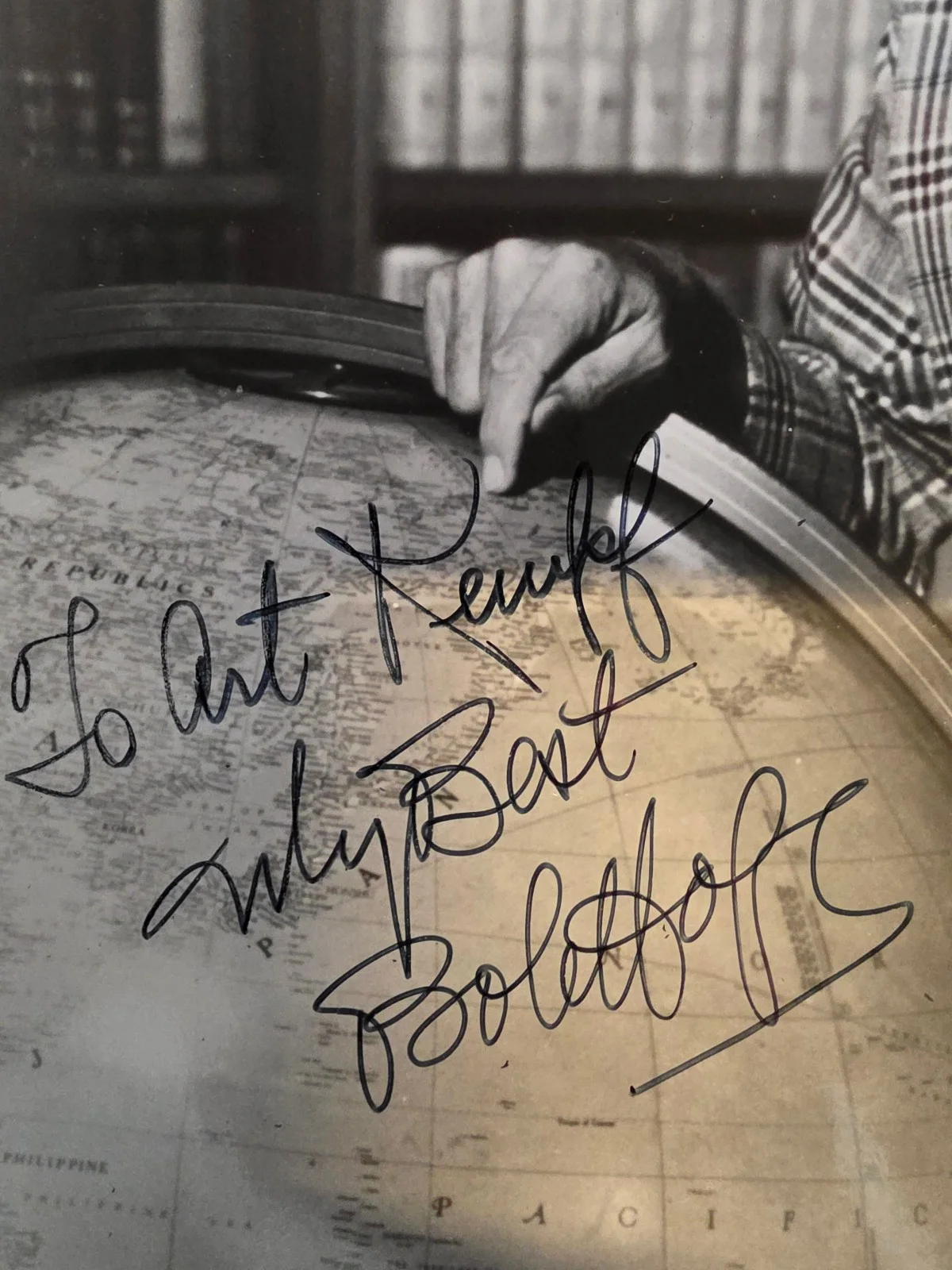 Bob Hope — Bob Hope Signed 8x10 Photo – Personalized Autograph “To Art Kempf” Hollywood Mem, image 2