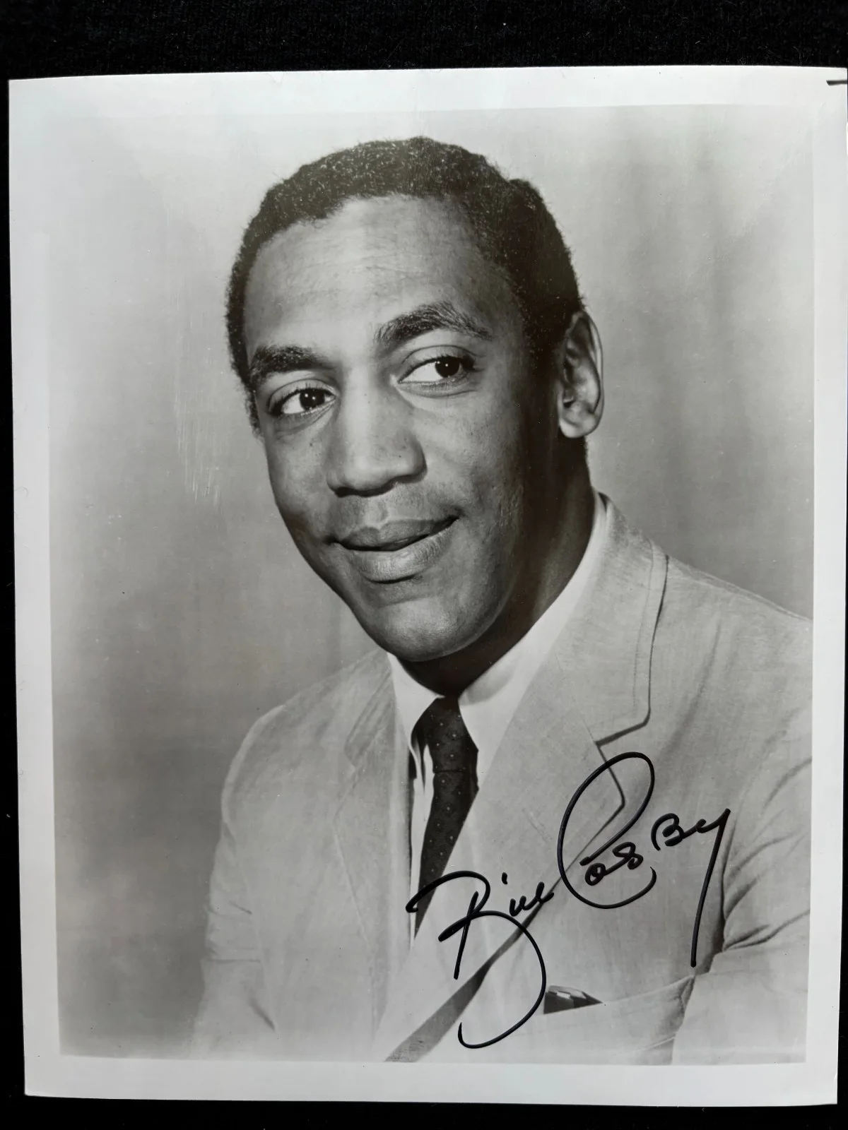 Bill Cosby — Early Vintage BILL COSBY Signed 8x10 Photo Actor Comedian "The Cosby Show" + COA, изображение 2