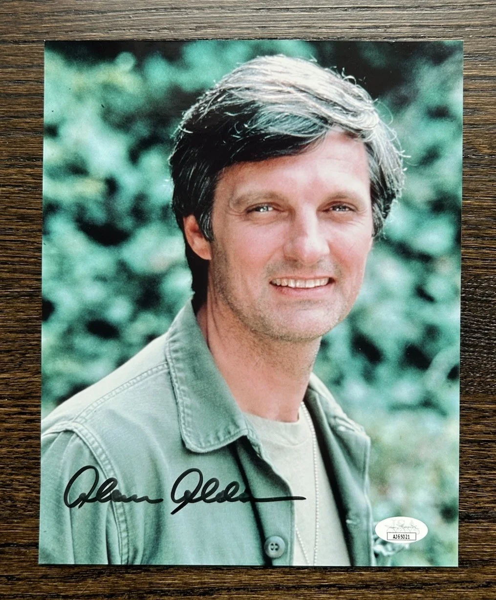 RARE SIGNED ALAN ALDA MASH AUTOGRAPHED 8x10 JSA COA RARE!!!!, image 2