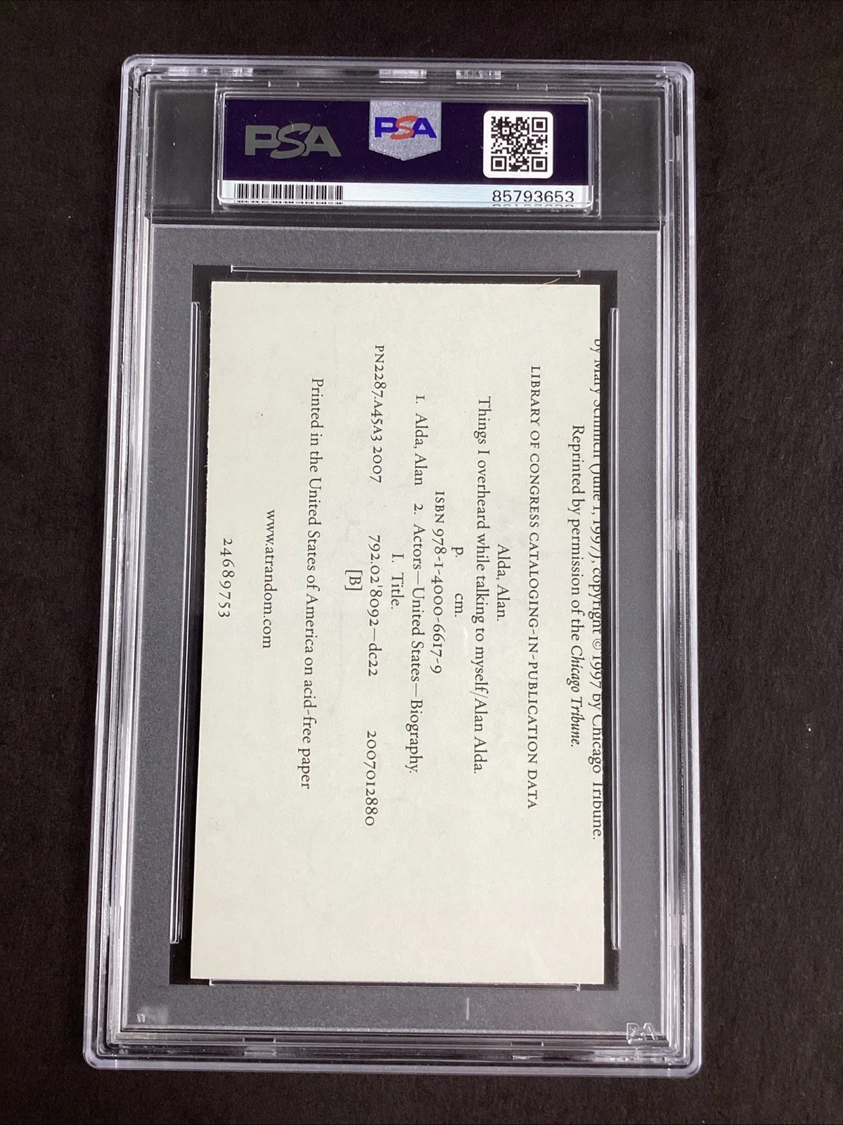 Alan Alda — Alan Alda Signed Book Page MASH Actor Hawkeye Tough Sig 30 Rock Auto PSA/DNA, изображение 3