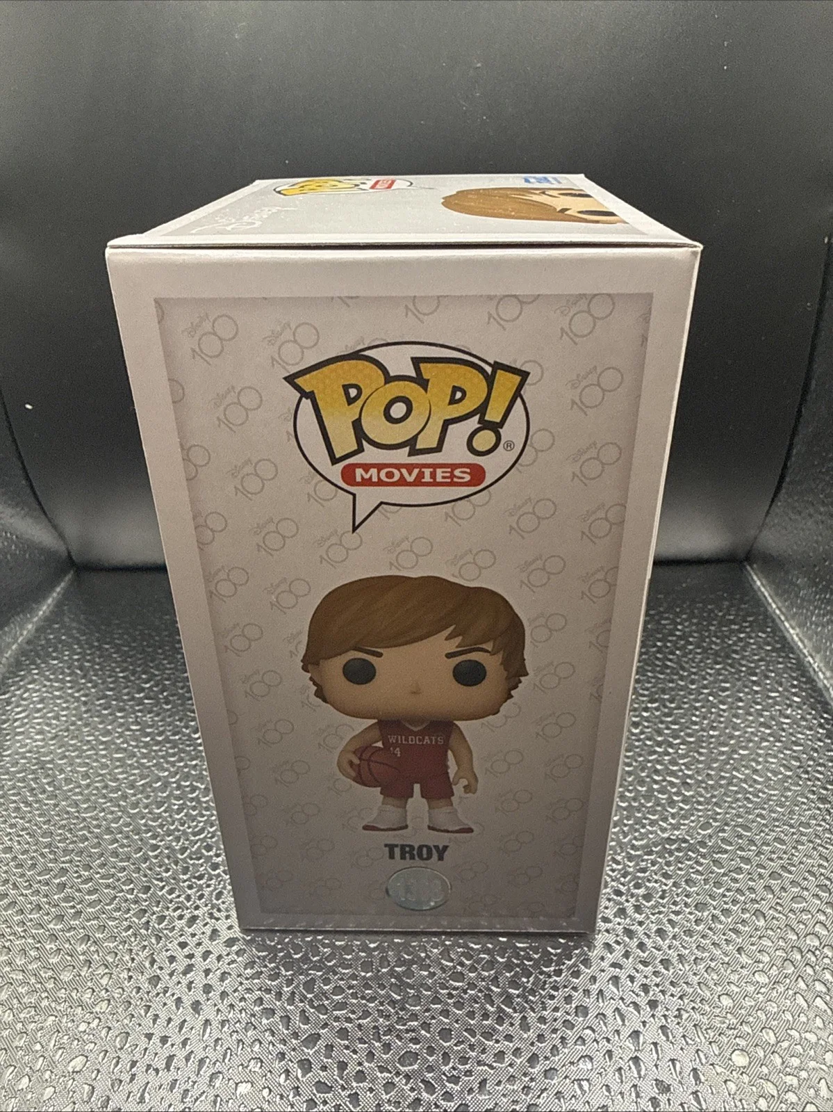 Zac Efron — Zac Efron signed auto Funko Pop Movies 1368 Troy High School Musical, изображение 5