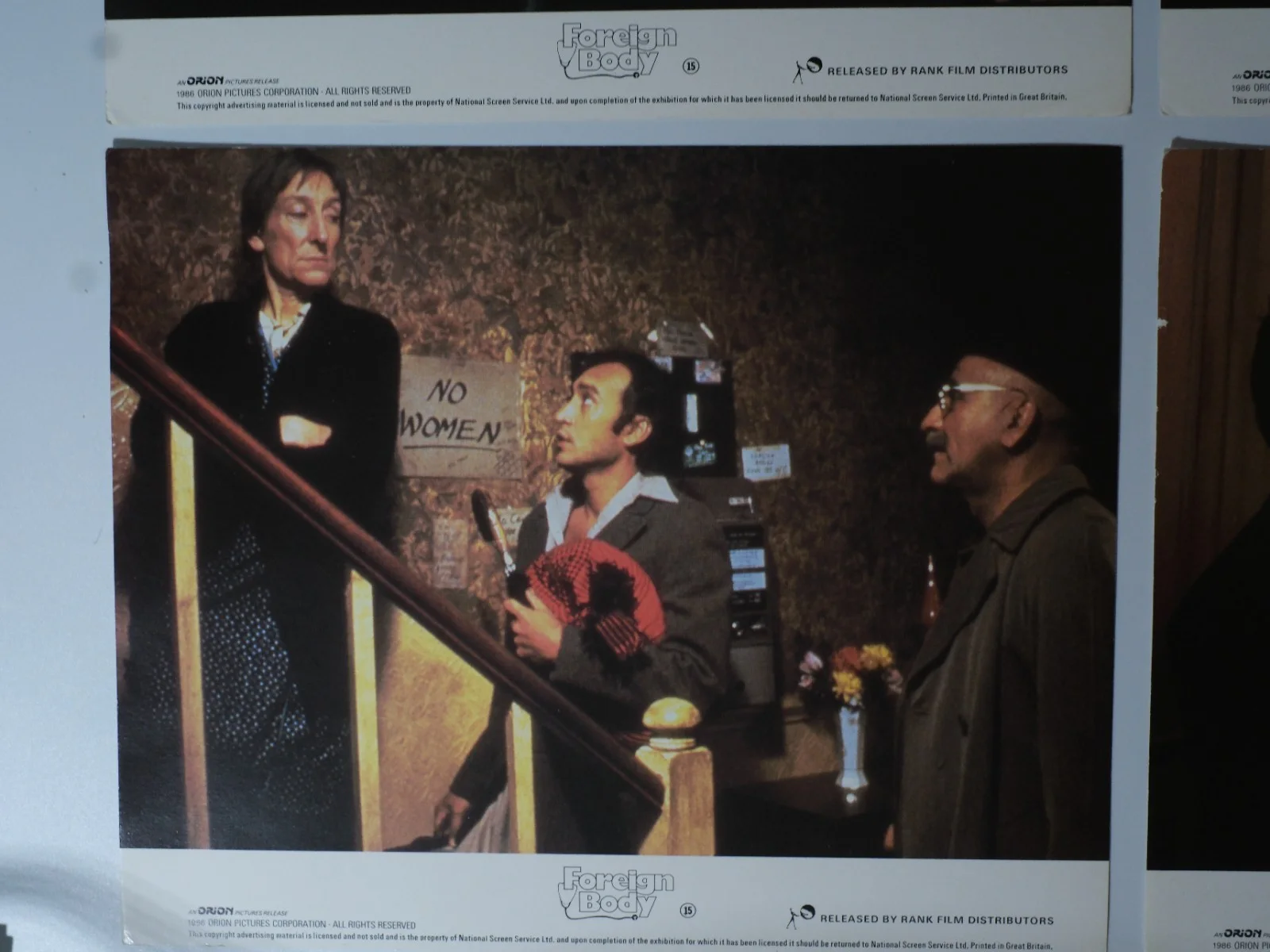 Foreign Body 1986 x4 Lobby Cards Victor Banergee, Warren Mitchell, изображение 2