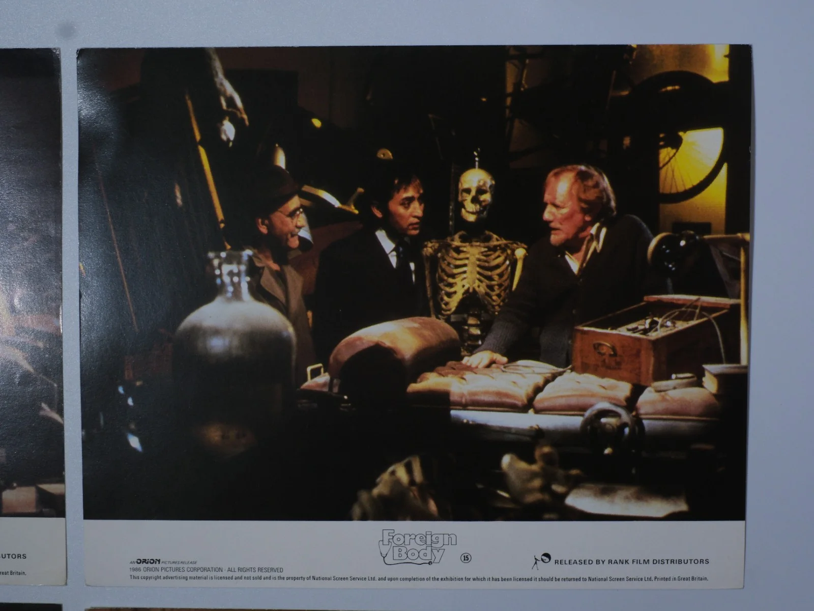 Foreign Body 1986 x4 Lobby Cards Victor Banergee, Warren Mitchell, изображение 4