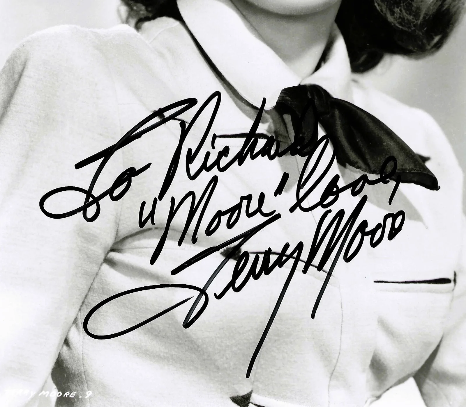 Terry Moore — TERRY MOORE signed 8x10 - BATMAN as Venus, MIGHT JOE YOUNG w UACC COA, изображение 2