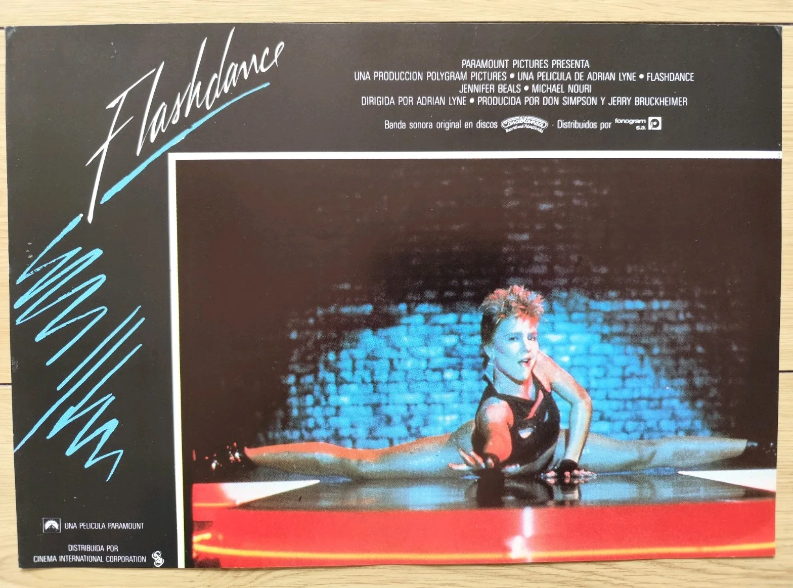 🎯 12 Original Flashdance Theatrical Spanish Lobby Cards (9 1/2" x 13 1/2"), изображение 3