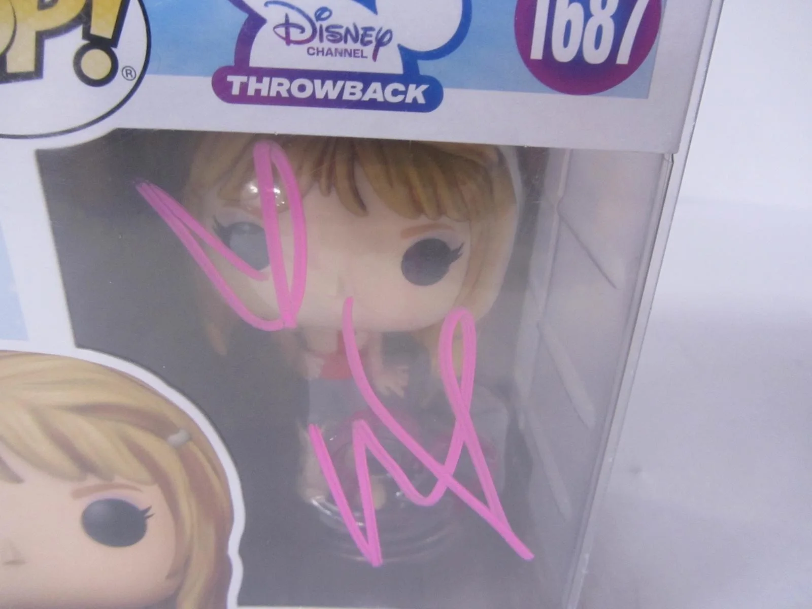 Miley Cyrus — Miley Cyrus "Hannah Montana" AUTOGRAPH Signed 1687 Funko Pop Vinyl Figure B ACOA, изображение 2