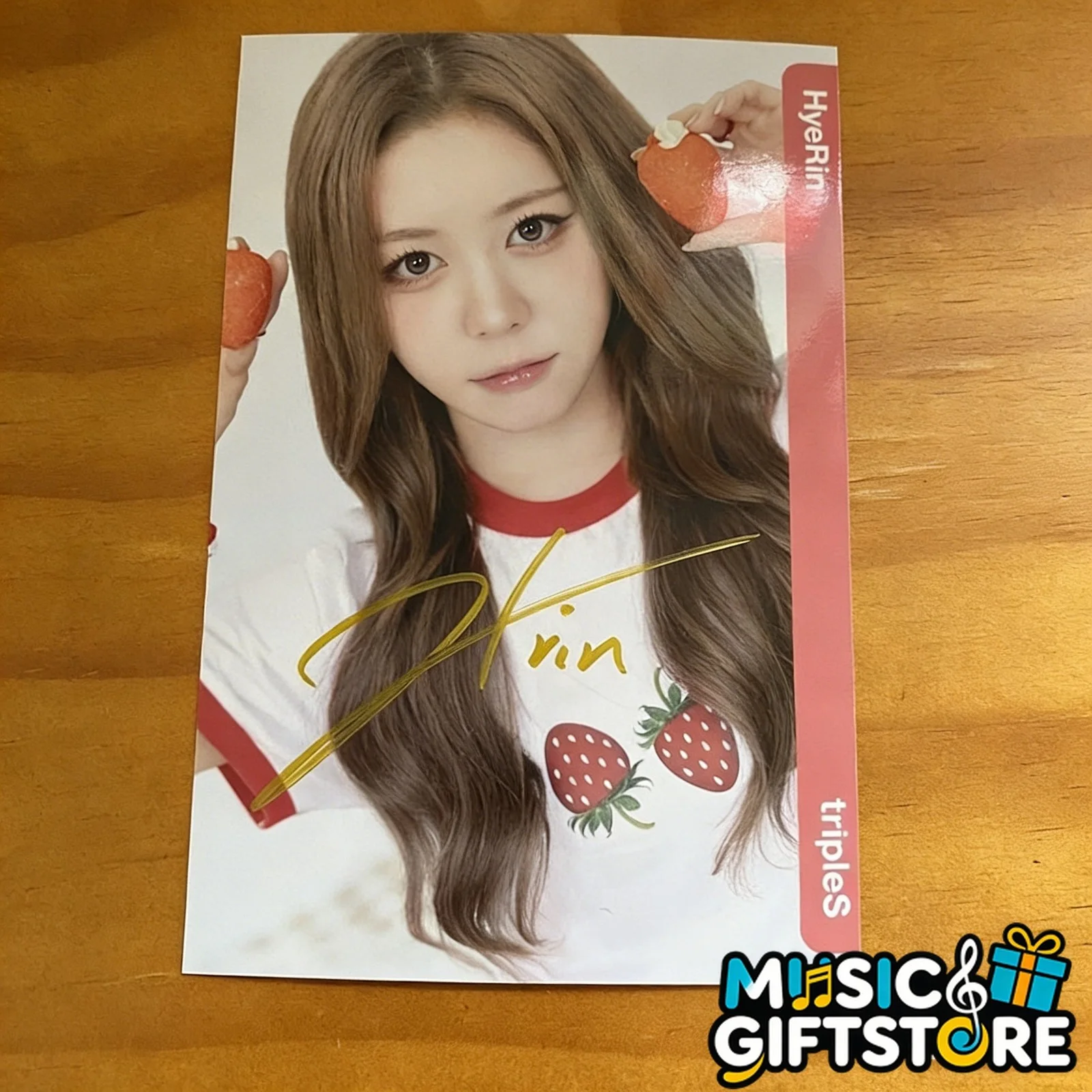 tripleS Hyerin Autographed Signed Photo Picture K-POP 4*6 2025 #MUGS, image 3