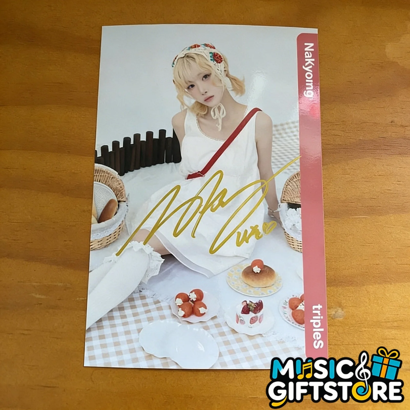 tripleS Nakyoung Autographed Signed Photo Picture K-POP 4*6 2025A #MUGS, image 3