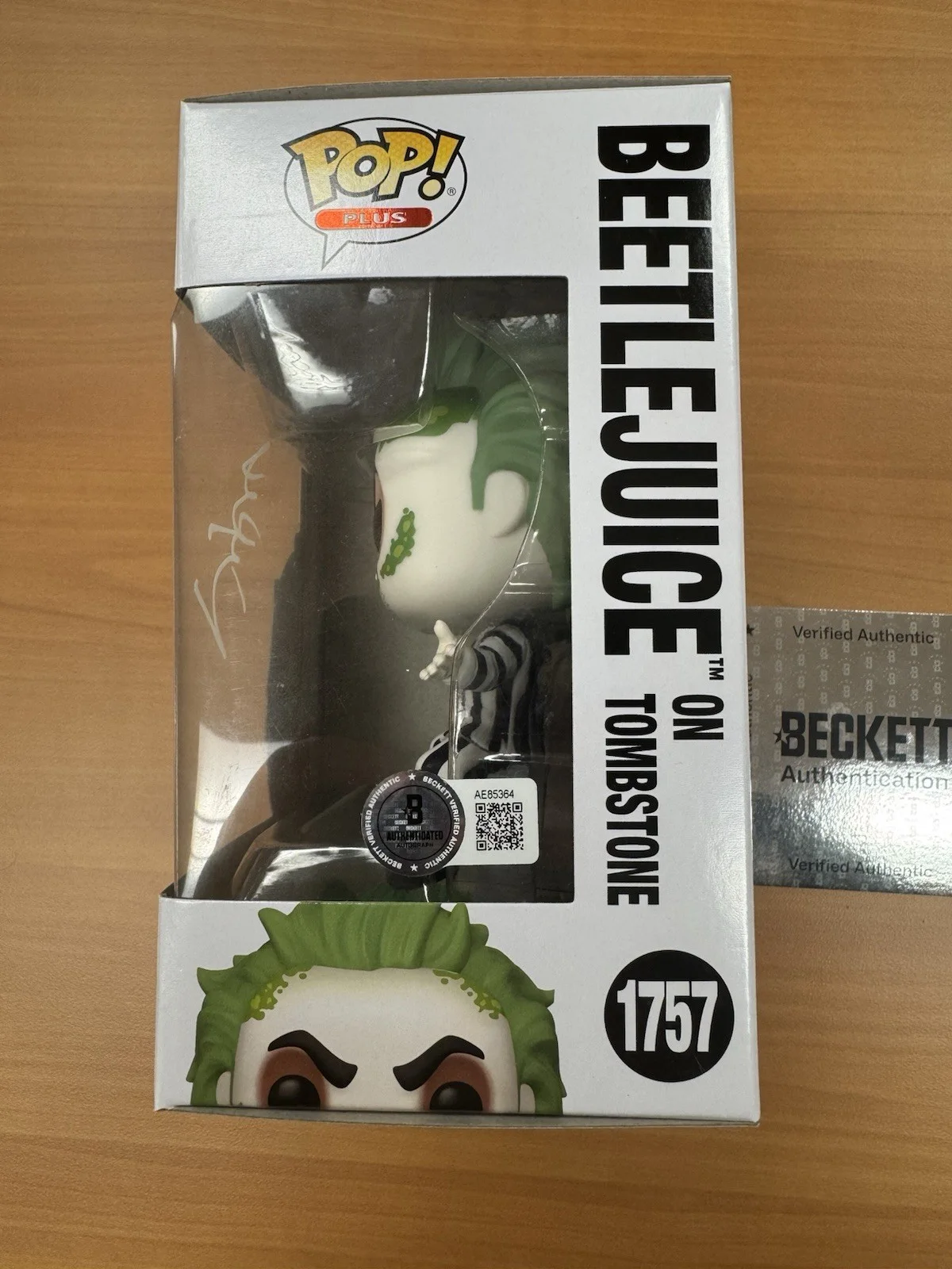 Michael Keaton — Michael Keaton Signed Autographed BEETLEJUICE FUNKO POP #1757 Beckett COA BAS, изображение 3