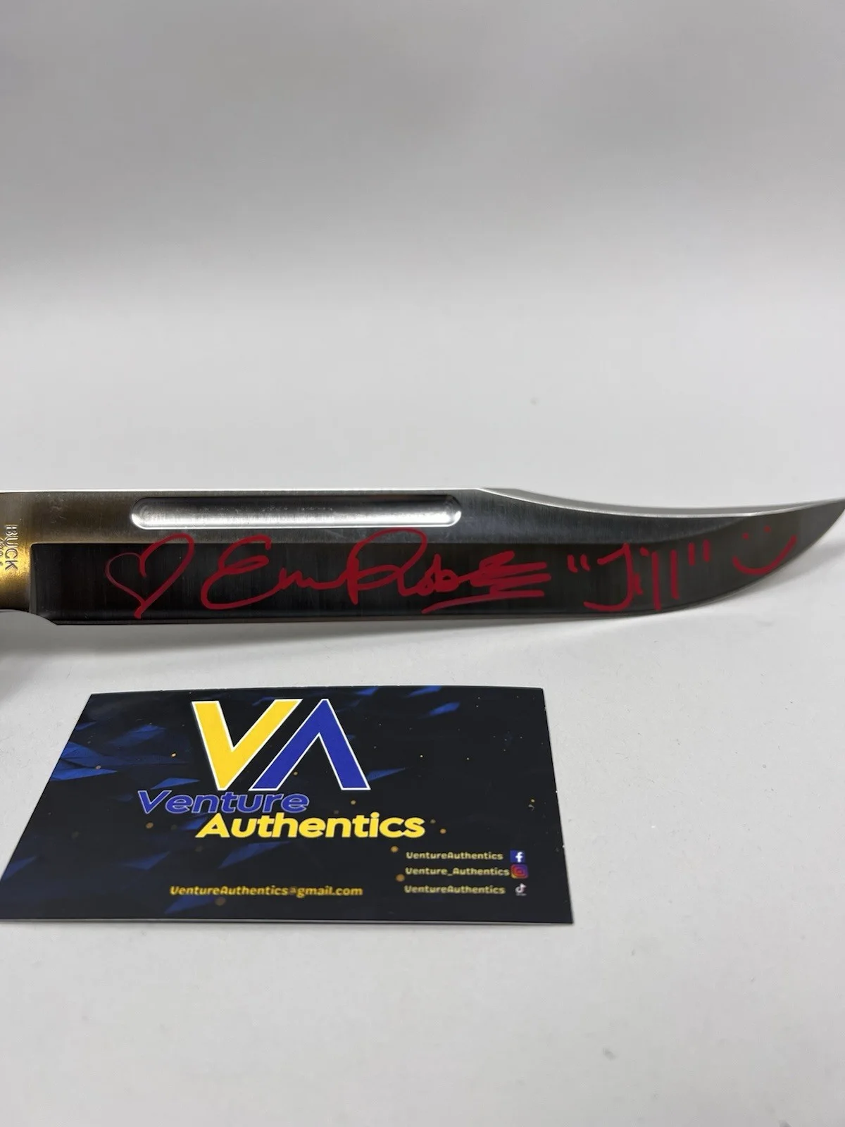 Emma Roberts — Emma Roberts Signed Buck 120 Knife Scream 4 w/ JSA WITNESS COA, image 4