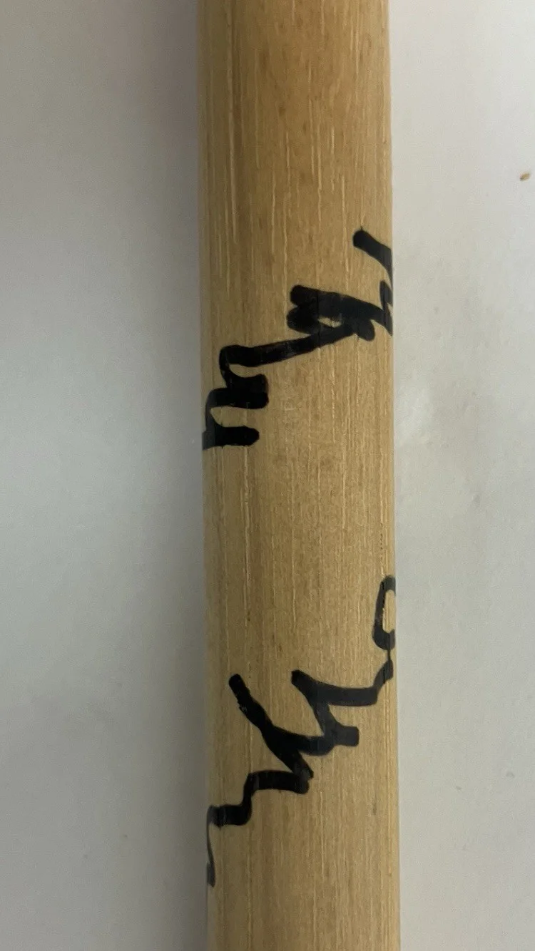 HOOTIE AND THE BLOWFISH SIGNED/AUTOGRAPHED DRUMSTICK WITH COA, изображение 2