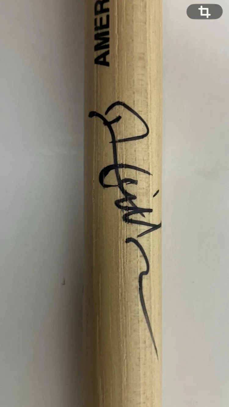 HOOTIE AND THE BLOWFISH SIGNED/AUTOGRAPHED DRUMSTICK WITH COA, изображение 3