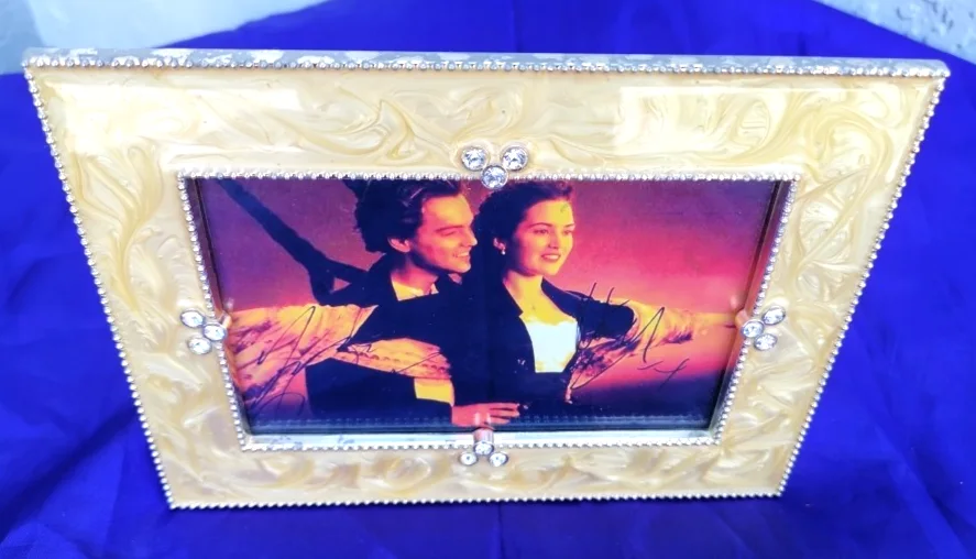 KATE WINSLETT LEONARDO DICAPRIO — TITANIC Framed Signed Photo Reprint LEONARDO DICAPRIO & KATE WINSLET - RARE !, image 2