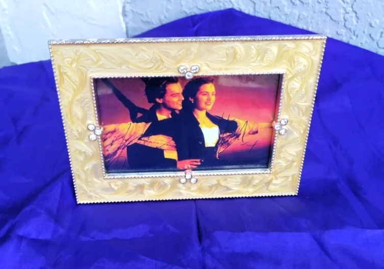 KATE WINSLETT LEONARDO DICAPRIO — TITANIC Framed Signed Photo Reprint LEONARDO DICAPRIO & KATE WINSLET - RARE !, image 4