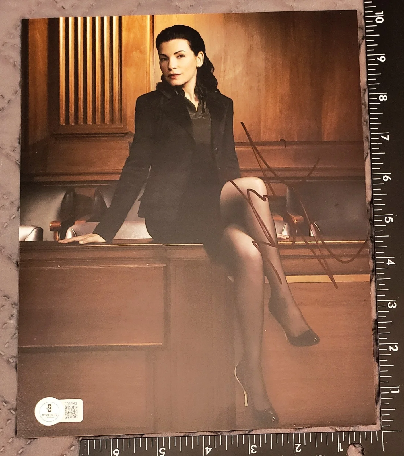 Julianna Margulies — Julianna Margulies Signed "The Good Wife" 11x14 Framed Matted to 8x10 Photo BAS, изображение 5