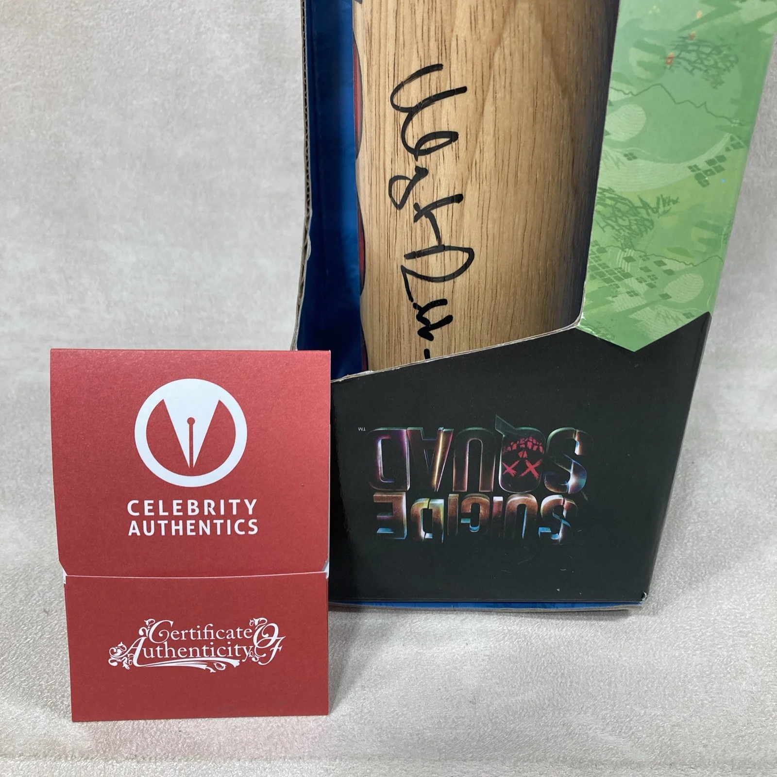 Margot Robbie — Margot Robbie Auto Autograph Signed Harley Quinn Bat Celebrity Authentics., image 3
