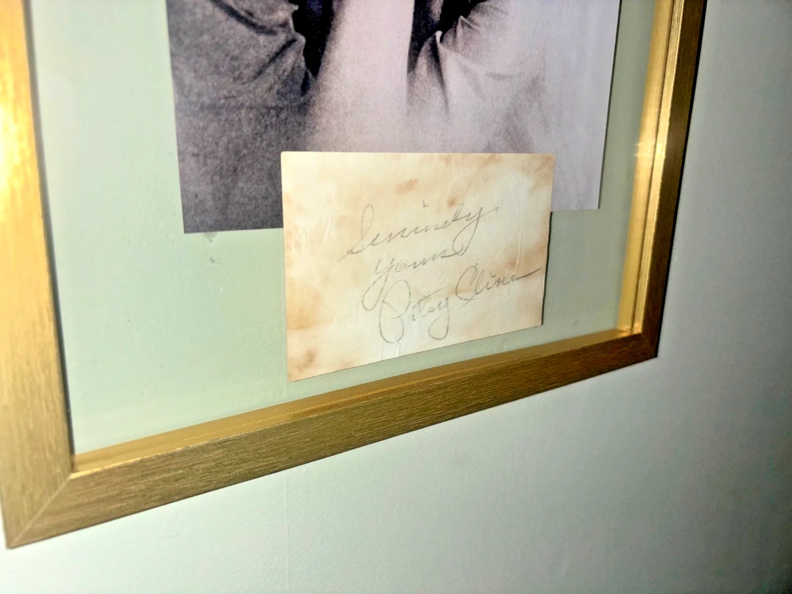 RARE Patsy Cline Hand Signed Autograph Card Framed with photo Country Music, изображение 2