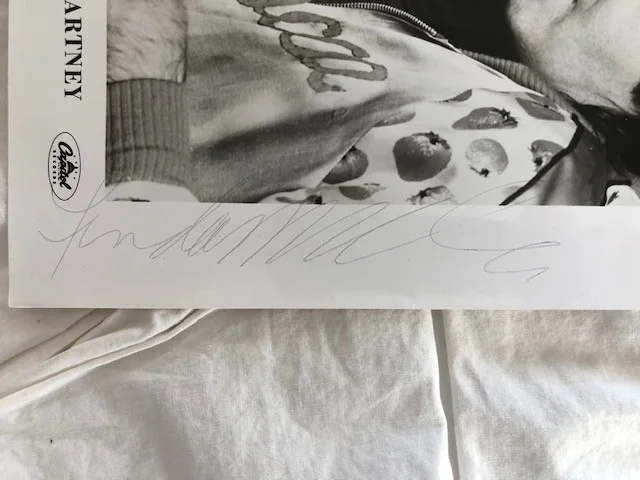PAUL & LINDA MCCARTNEY SIGNED PICTURE LOA JSA, изображение 3