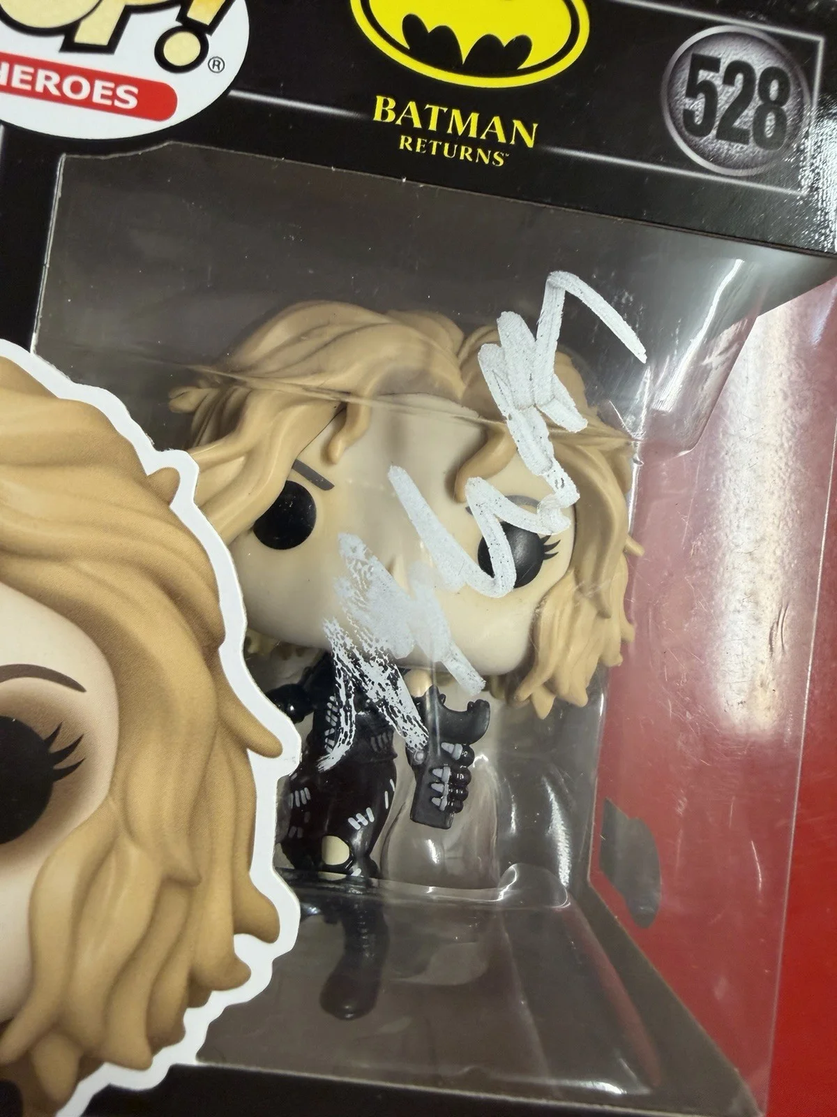 Michelle Pfeiffer — Michelle Pfeiffer Signed Catwoman Funko Pop 528 Batman Returns Autograph Beckett, image 2
