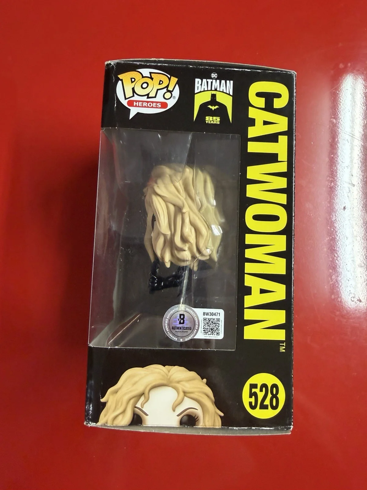 Michelle Pfeiffer — Michelle Pfeiffer Signed Catwoman Funko Pop 528 Batman Returns Autograph Beckett, image 3