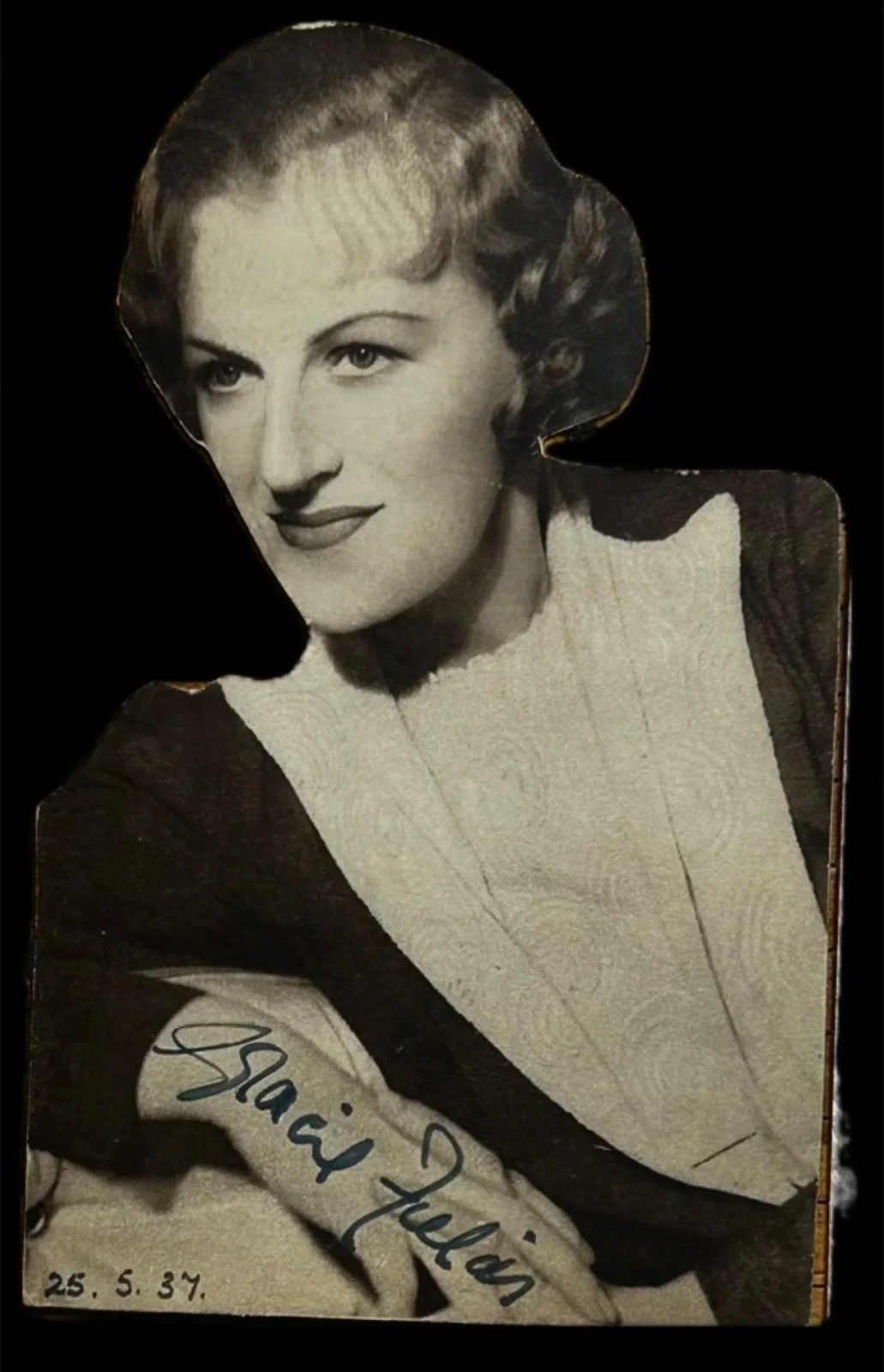 GRACIE FIELDS—SIGNED Trimmed PHOTO—UK Comedy Star—MONTY WOOLLEY+BANKS•1st Marple, изображение 2