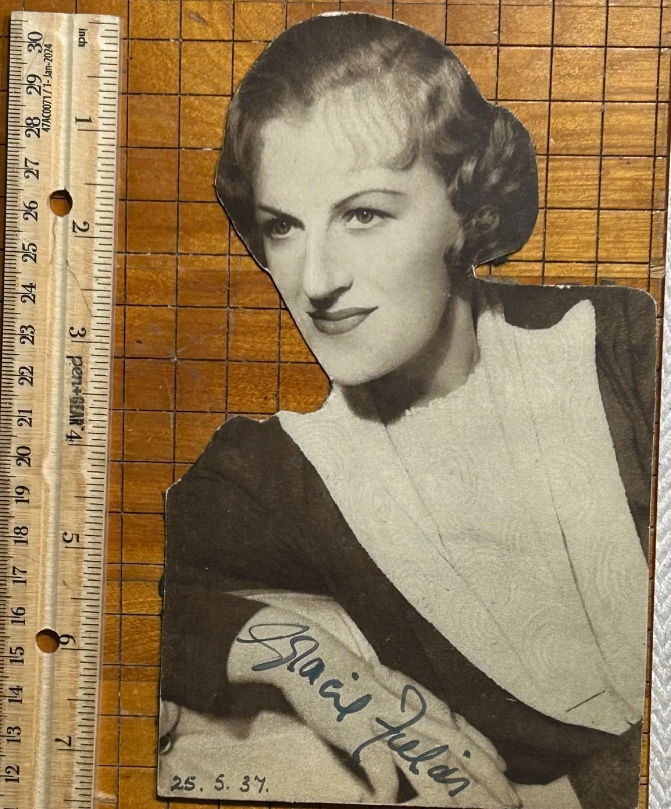 GRACIE FIELDS—SIGNED Trimmed PHOTO—UK Comedy Star—MONTY WOOLLEY+BANKS•1st Marple, изображение 5