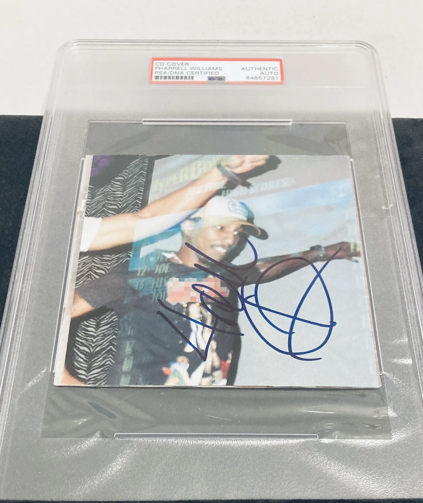 Pharrell Williams Vintage Autographed NERD In Search Of Signed CD Book PSA/DNA, изображение 3