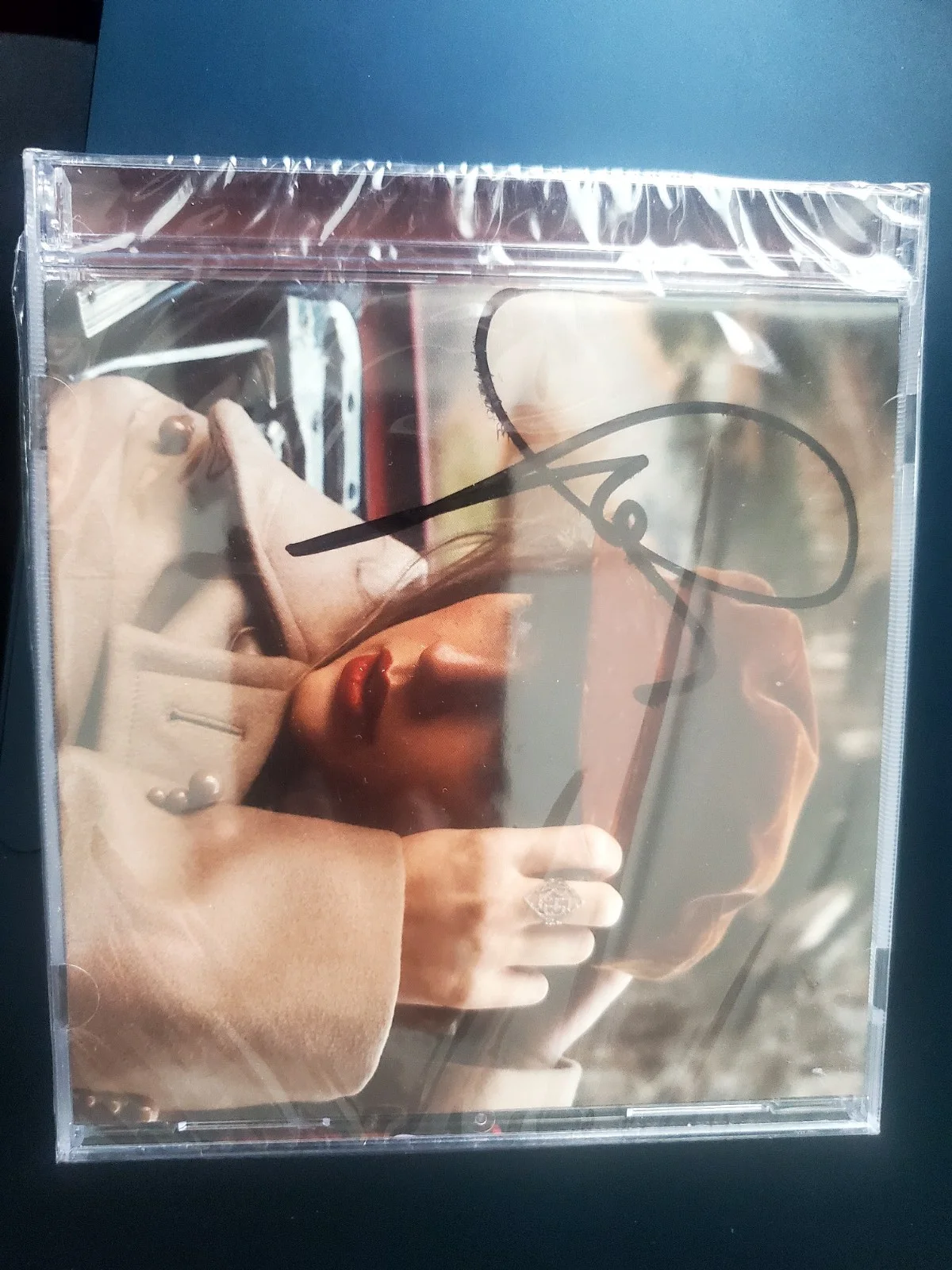 Taylor Swift Signed Red CD, изображение 3