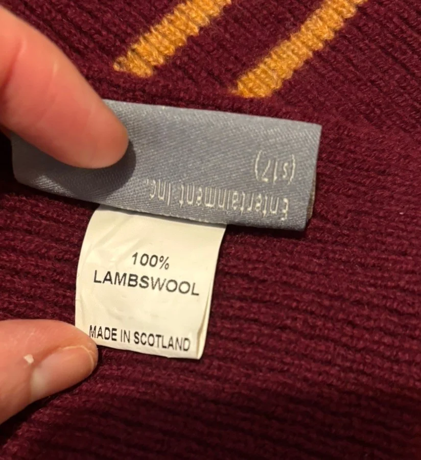 Gryffindor Quidditch Scarf - The Making of Harry Potter Warner Bros Studio Tour, image 3