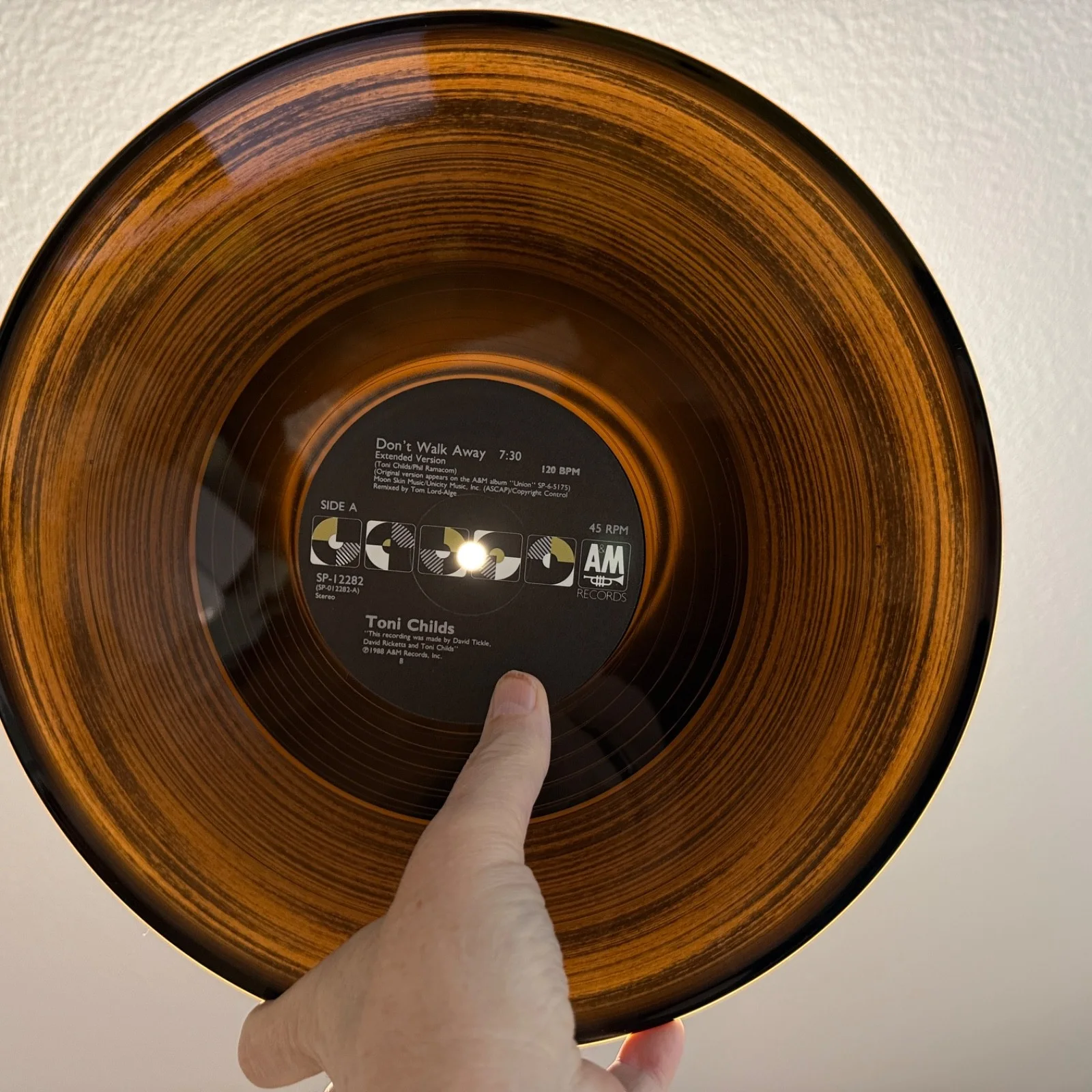 AUTOGRAPHED - TONI CHILDS "Don't Walk Away" A&M SP-12282 translucent vinyl NM!, изображение 5
