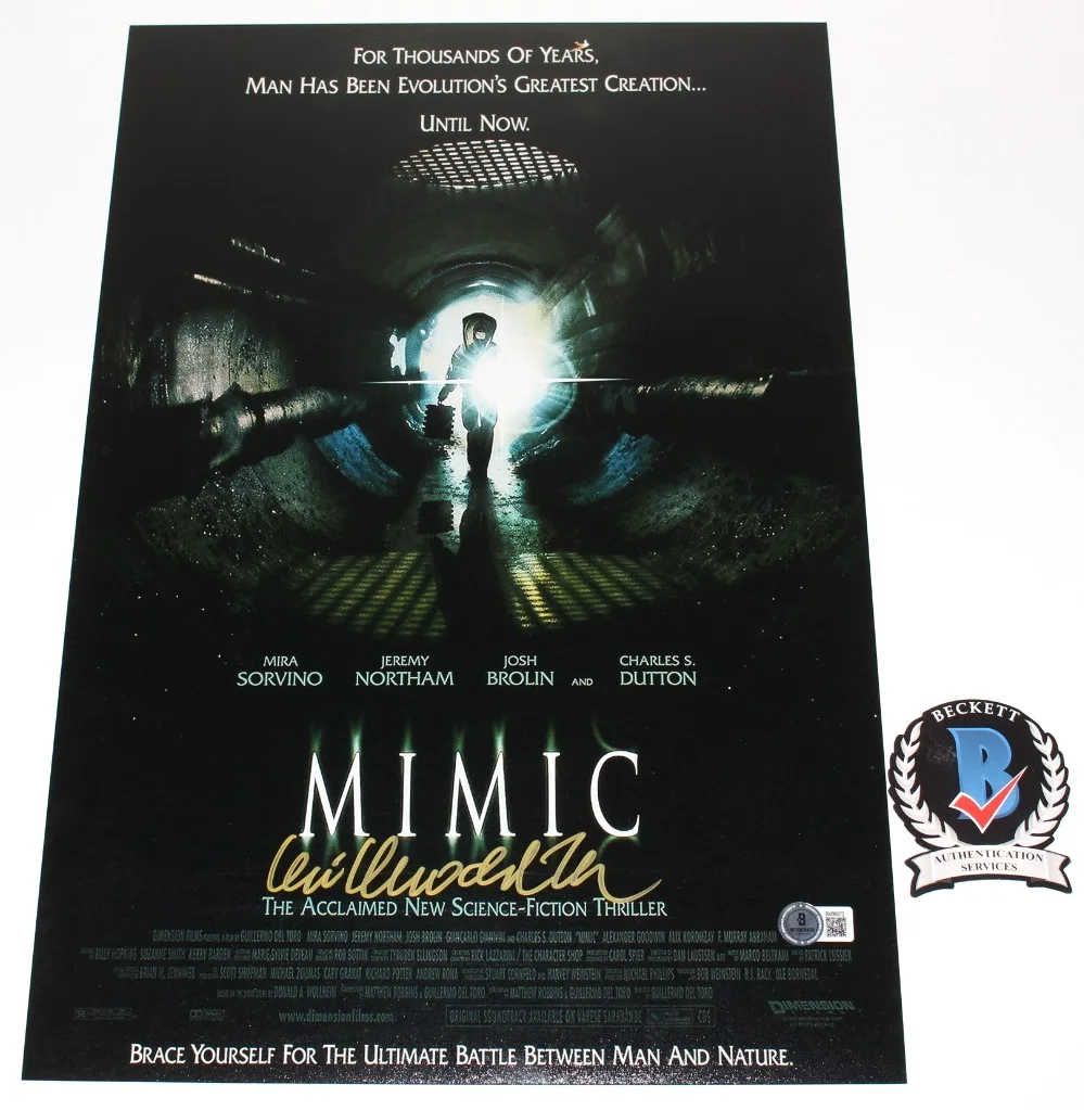 DIRECTOR GUILLERMO DEL TORO SIGNED 'MIMIC' 12x18 MOVIE POSTER BECKETT BAS COA, изображение 2